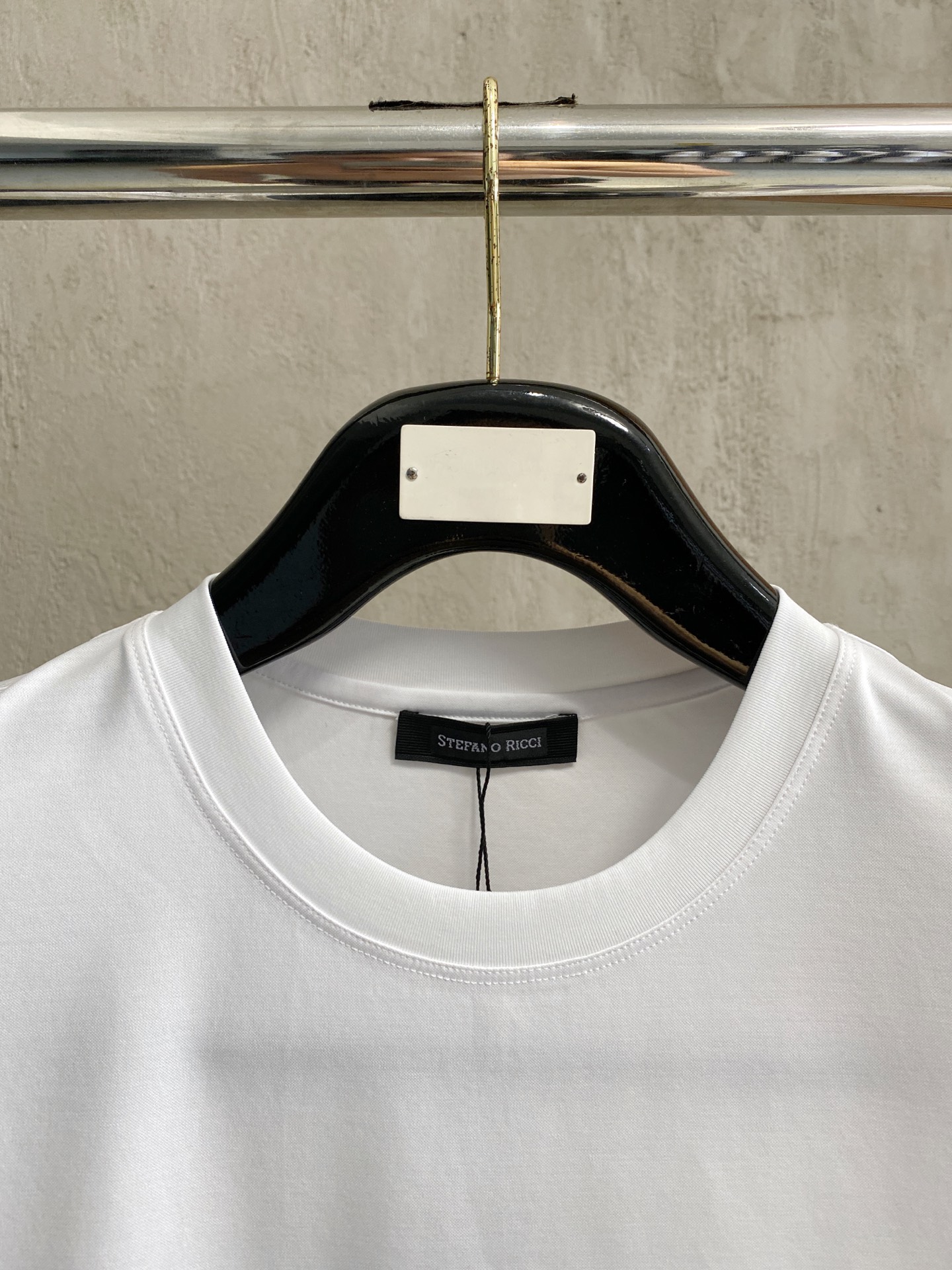  斯蒂芬 2025春夏新款首发专柜最新款圆领短袖 高端订制 设计前卫时尚！品牌logo重工艺设计 高端定