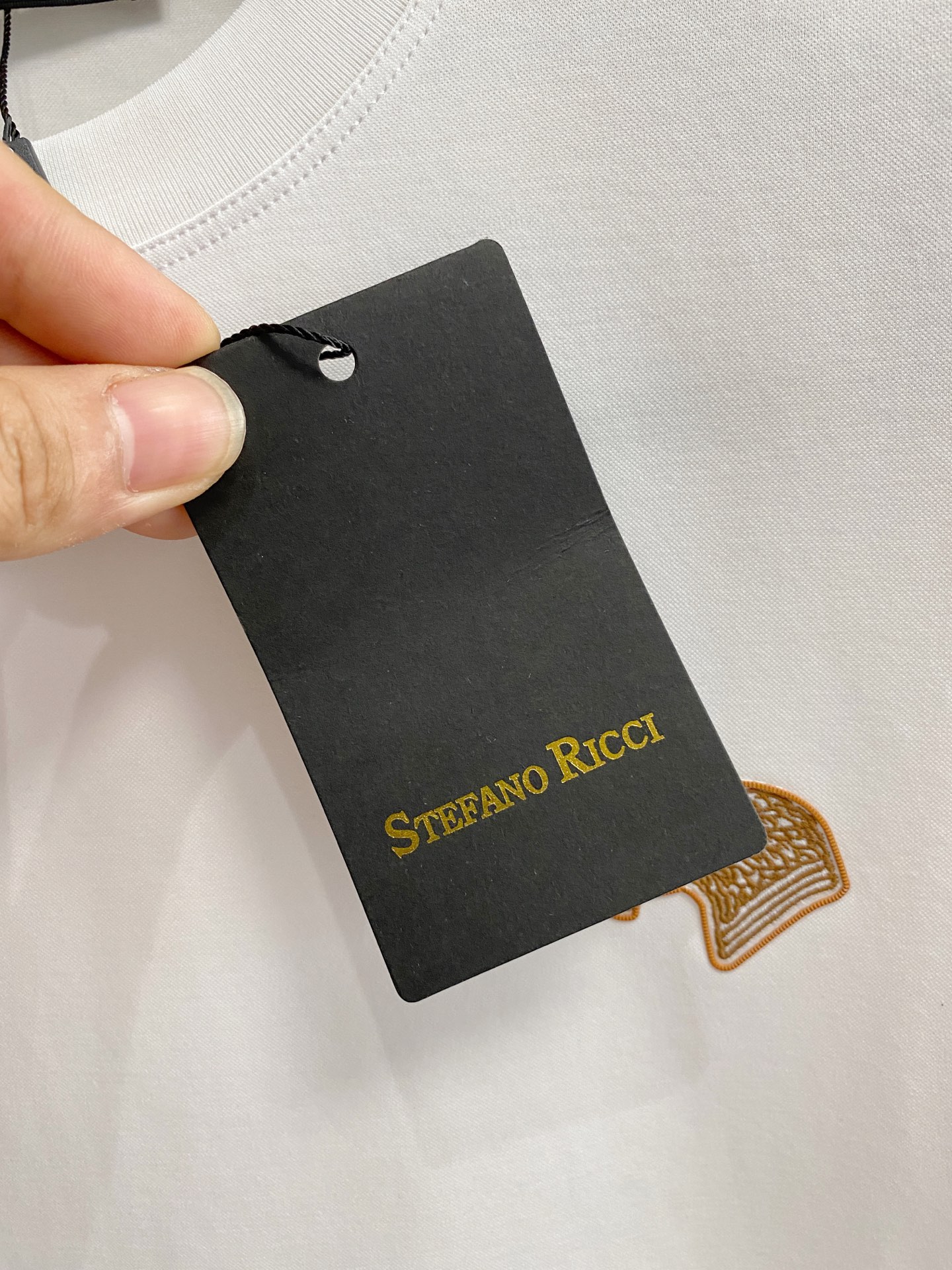  斯蒂芬 2025春夏新款首发专柜最新款圆领短袖 高端订制 设计前卫时尚！品牌logo重工艺设计 高端定