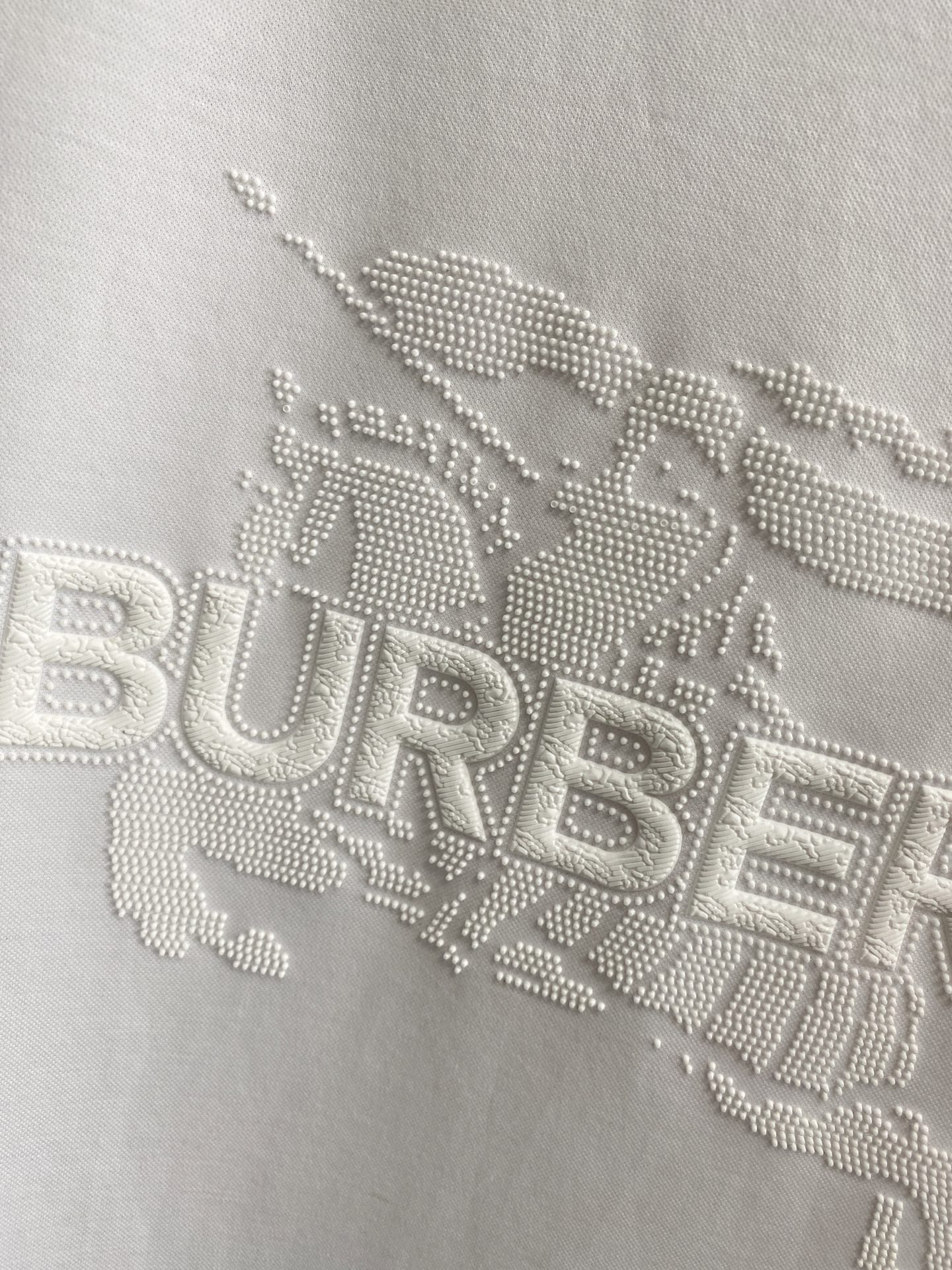  巴宝莉 2025春夏新款首发专柜最新款圆领短袖 高端订制 设计前卫时尚！品牌logo重工艺设计 高端定