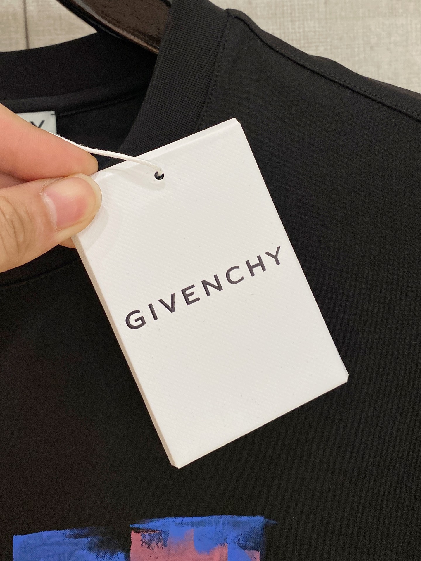  纪梵希 2025春夏新款首发专柜最新款圆领短袖 高端订制 设计前卫时尚！品牌logo重工艺设计 高端定