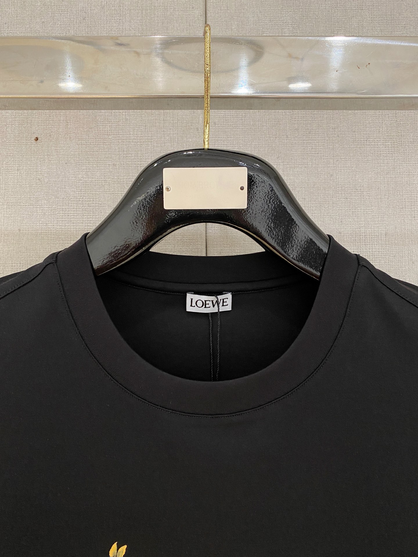  罗意威 2025春夏新款首发专柜最新款圆领短袖 高端订制 设计前卫时尚！品牌logo重工艺设计 高端定