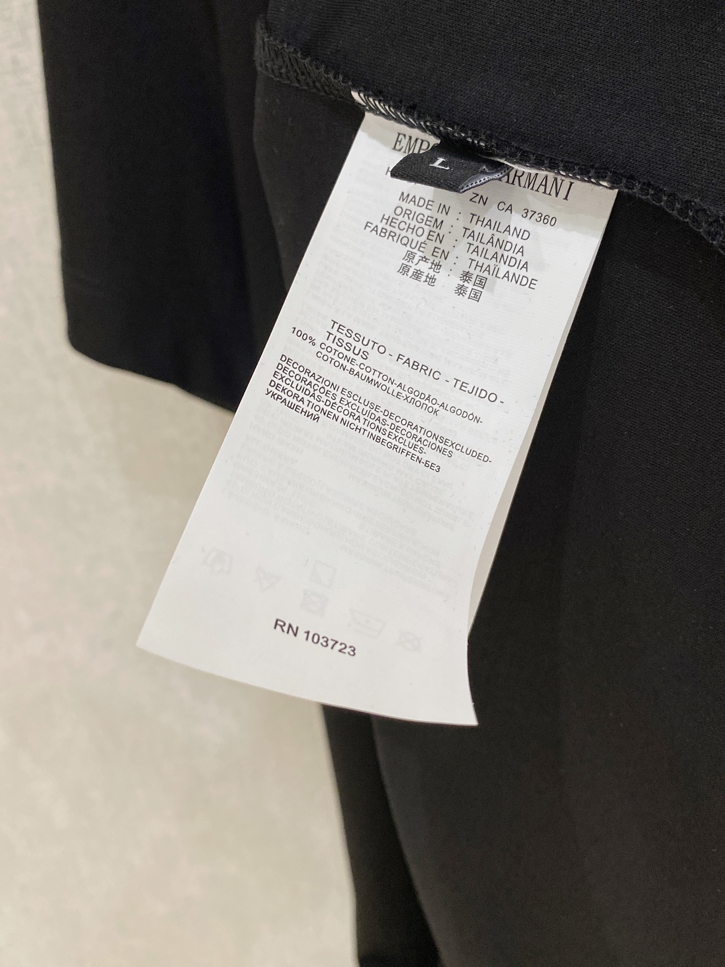  阿玛尼 2025春夏新款首发专柜最新款圆领短袖 高端订制 设计前卫时尚！品牌logo重工艺设计 高端定