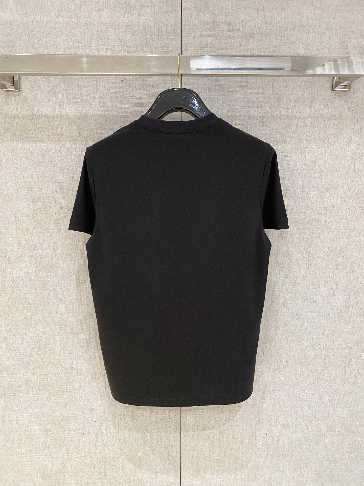  巴宝莉 2025春夏新款首发专柜最新款圆领短袖 高端订制 设计前卫时尚！品牌logo重工艺设计 高端定