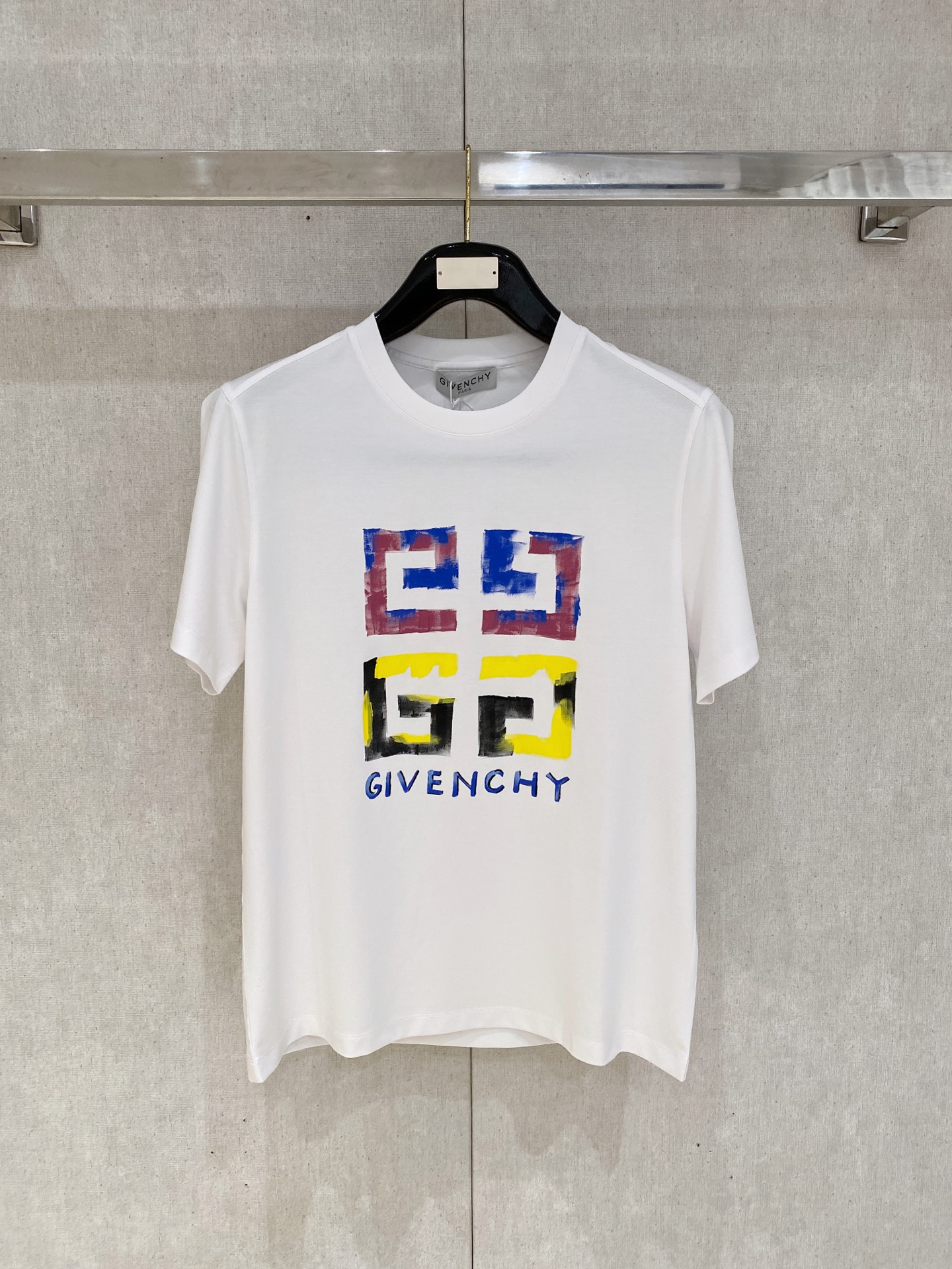  纪梵希 2025春夏新款首发专柜最新款圆领短袖 高端订制 设计前卫时尚！品牌logo重工艺设计 高端定