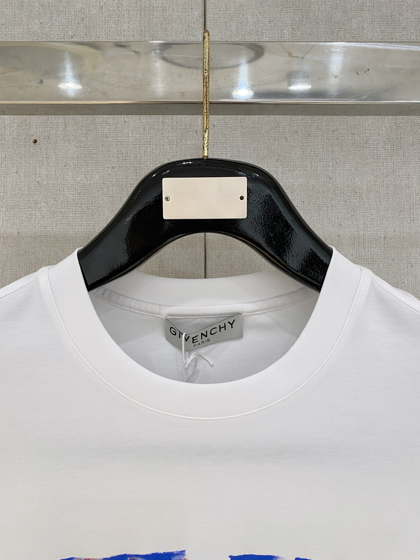  纪梵希 2025春夏新款首发专柜最新款圆领短袖 高端订制 设计前卫时尚！品牌logo重工艺设计 高端定