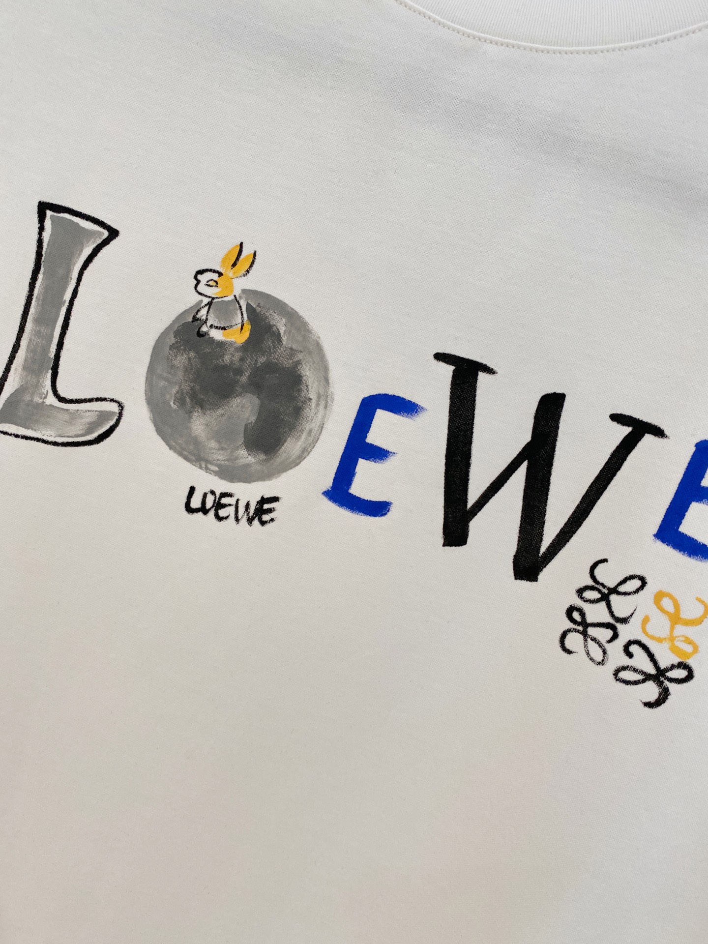  罗意威  2025春夏新款首发专柜最新款圆领短袖 高端订制 设计前卫时尚！品牌logo重工艺设计 高端