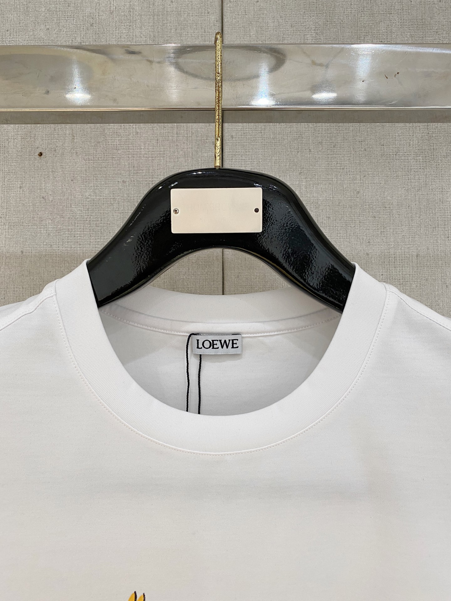  罗意威  2025春夏新款首发专柜最新款圆领短袖 高端订制 设计前卫时尚！品牌logo重工艺设计 高端