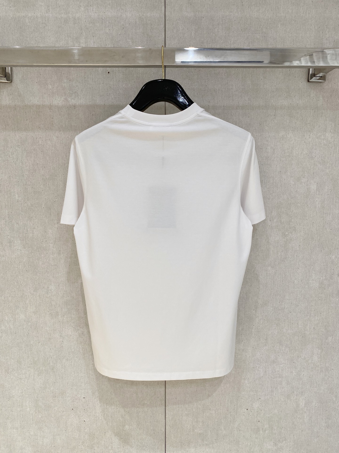  迪奥 2025春夏新款首发专柜最新款圆领短袖 高端订制 设计前卫时尚！品牌logo重工艺设计 高端定制