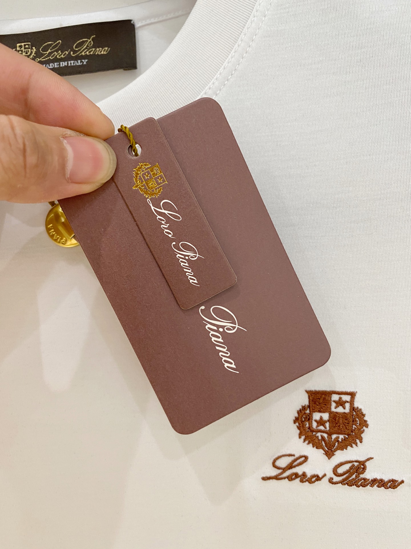  lP🆕 诺悠翩雅 2025春夏新款首发专柜最新款圆领短袖 高端订制 设计前卫时尚！品牌logo重工艺设