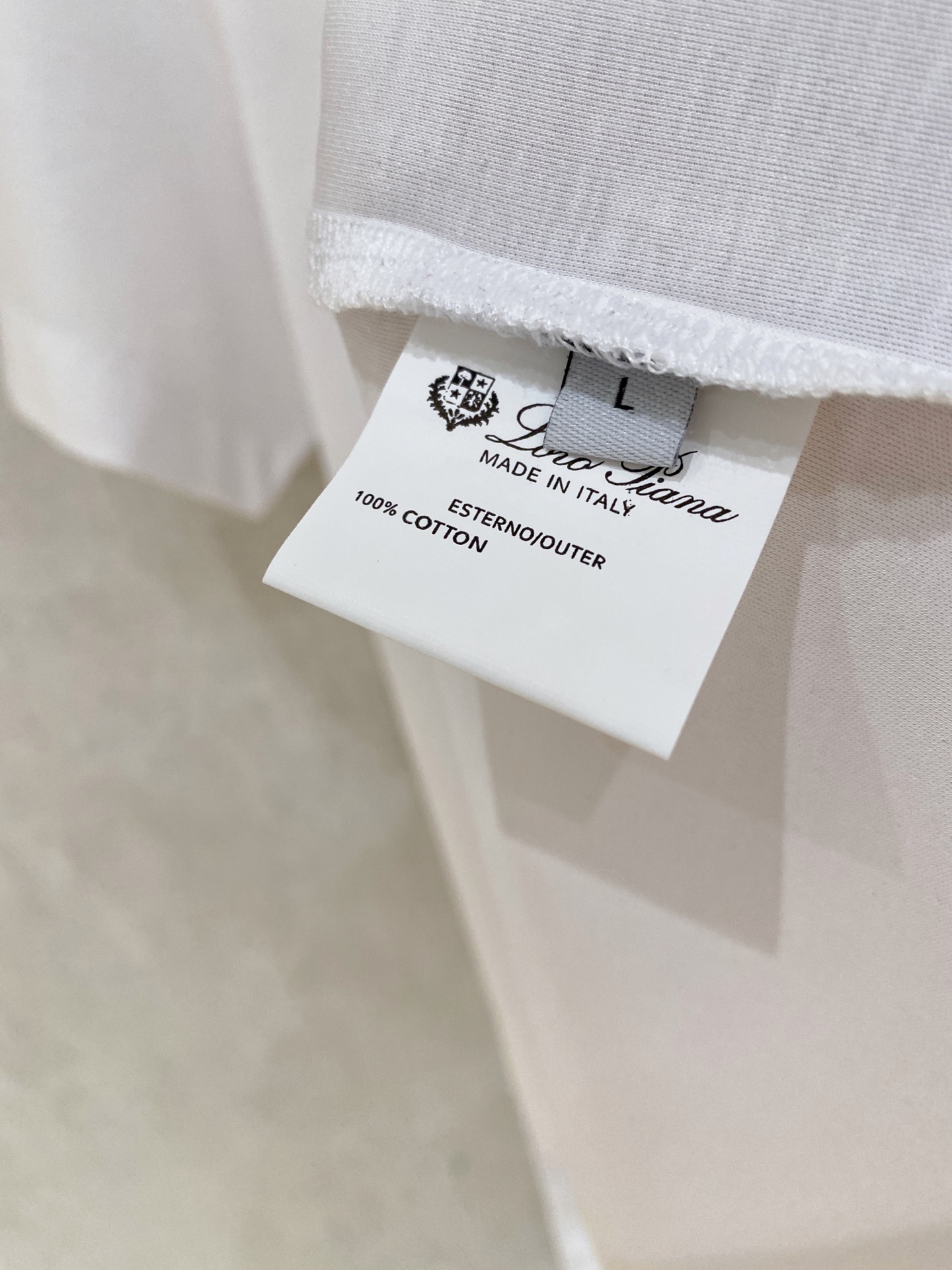  lP🆕 诺悠翩雅 2025春夏新款首发专柜最新款圆领短袖 高端订制 设计前卫时尚！品牌logo重工艺设