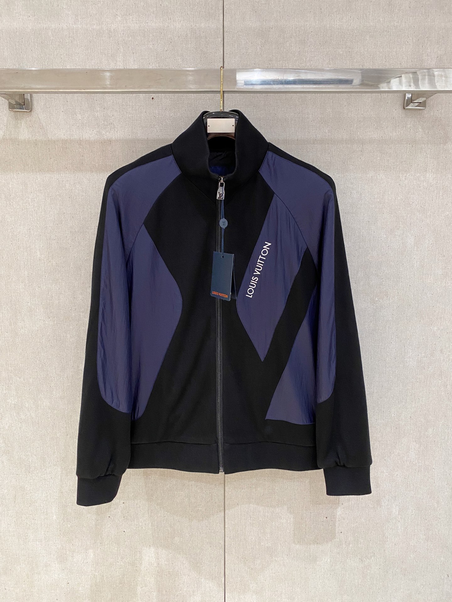 Chaqueta Louis Vuitton para Hombre, Diseño Texturizado y Elegante