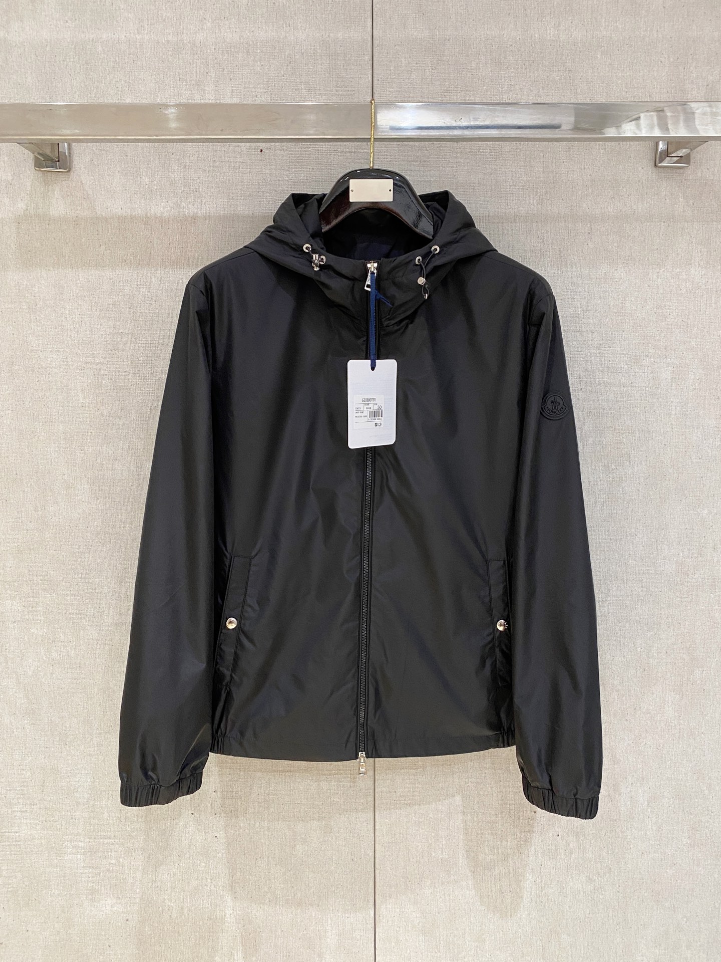 Moncler Veste Légère à Capuche Noir - Collection Automne/Hiver 2025