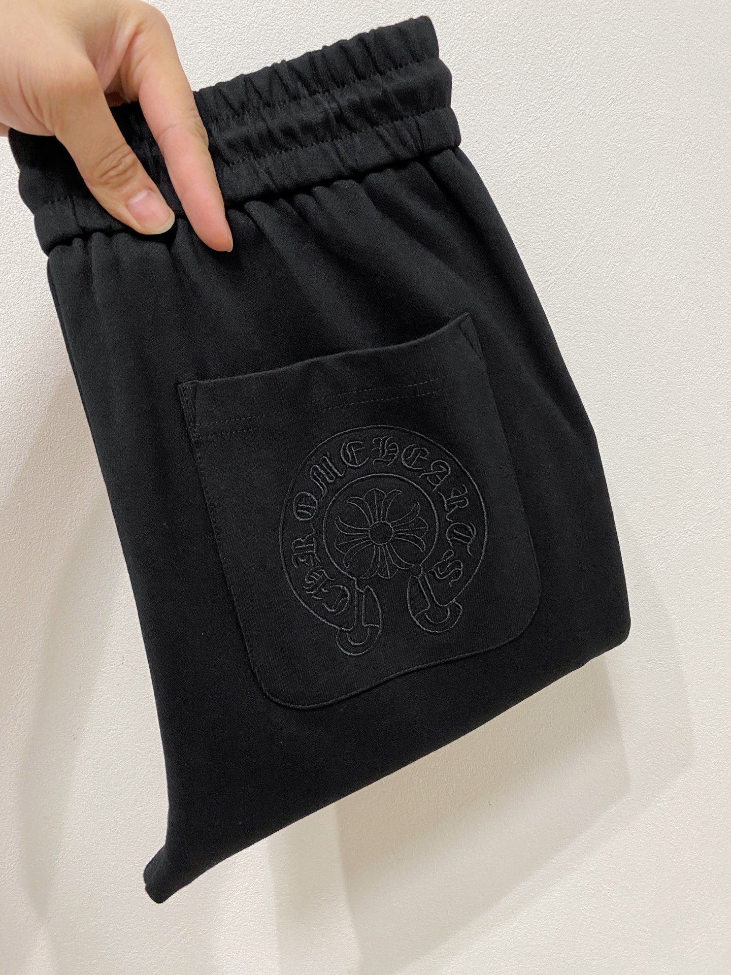 NO:541349,Croxin 2025 autumn and winter new men's casual trousers, high-end products are simple, fashionable and generous, customized original imported fabrics, simple, neat and refreshing, the quality workmanship details can stand any form of test, simple, generous and versatile, elegant and handsome, with a new look!  He has invincible appearance, excellent details, and is not picky about others!  Code number M-3xL, chrome hearts, alexander wang19860909克罗心 2025秋冬新款男士休闲长裤 高端货简洁时尚大方 定制原版进口面料 简洁利落又清爽 品质做工细节经得起任何形式检验,简约大方百搭款 上身优雅帅气,焕然一新的即视感！品相无敌,细节都很到位,上身不挑人！码数M-3xL,,chrome hearts,alexander wang,Men's clothing