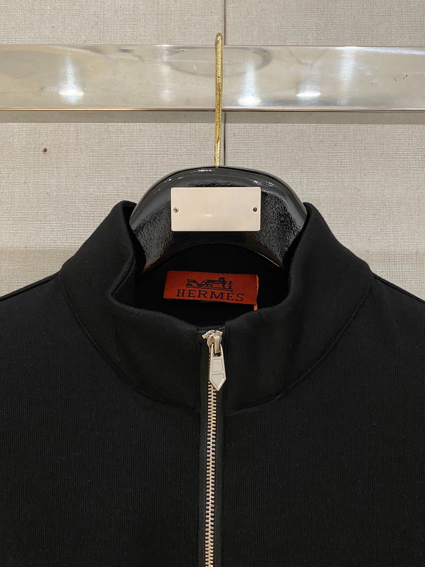 P756 Hermas 2025 new winter long sleeves Black, light khaki, date red. Number: M-3XL - 图片 2