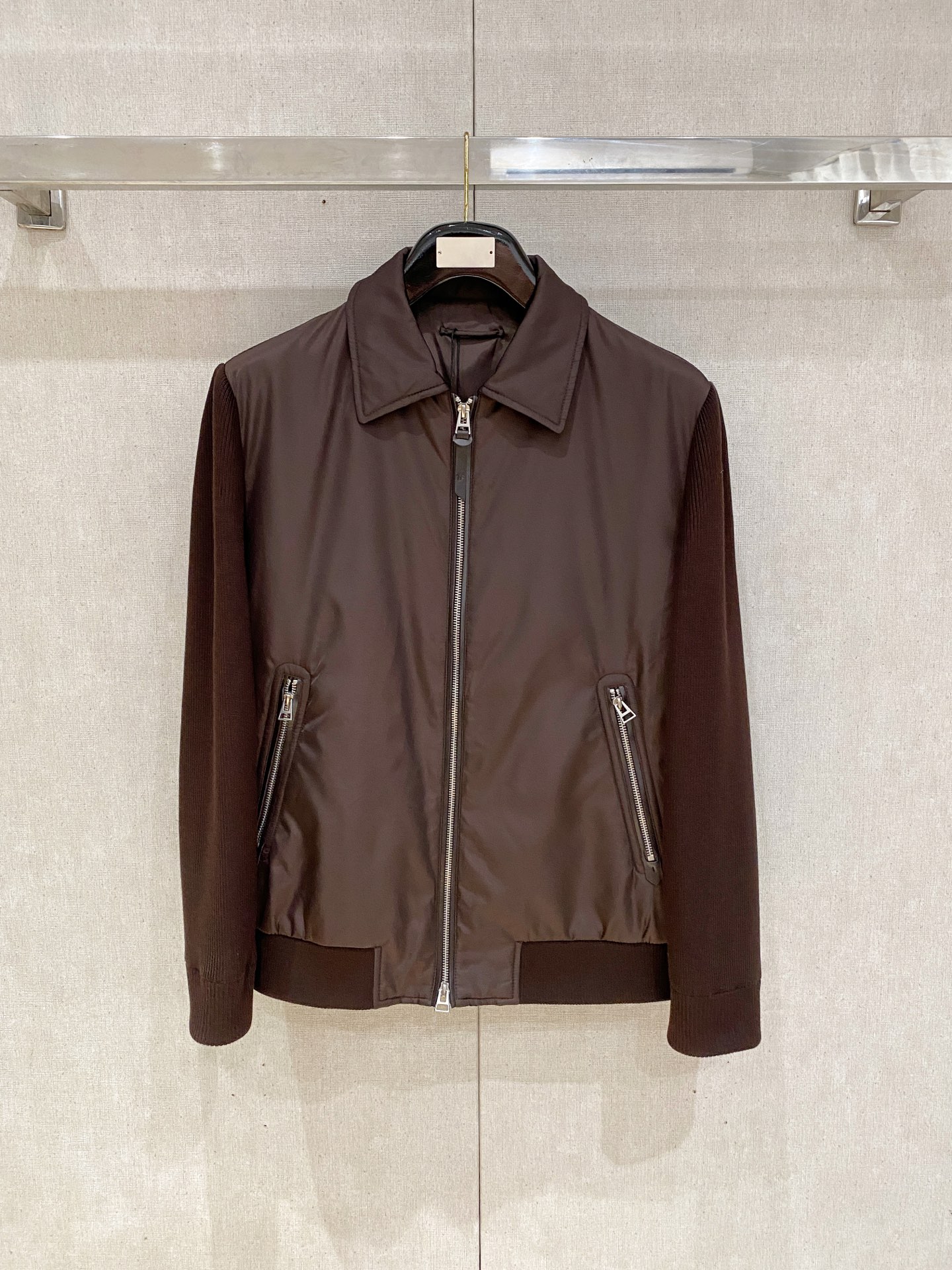 NO:492049,Tom Ford 2025 autumn and winter new jacket black brown color code M-3XL,,tom ford, jackets & coats,alexander wang19860909Tom Ford 2025秋冬新款外套 黑色 咖色 码数M-3XL,,tom ford,jackets & coats,alexander wang,Men's clothing