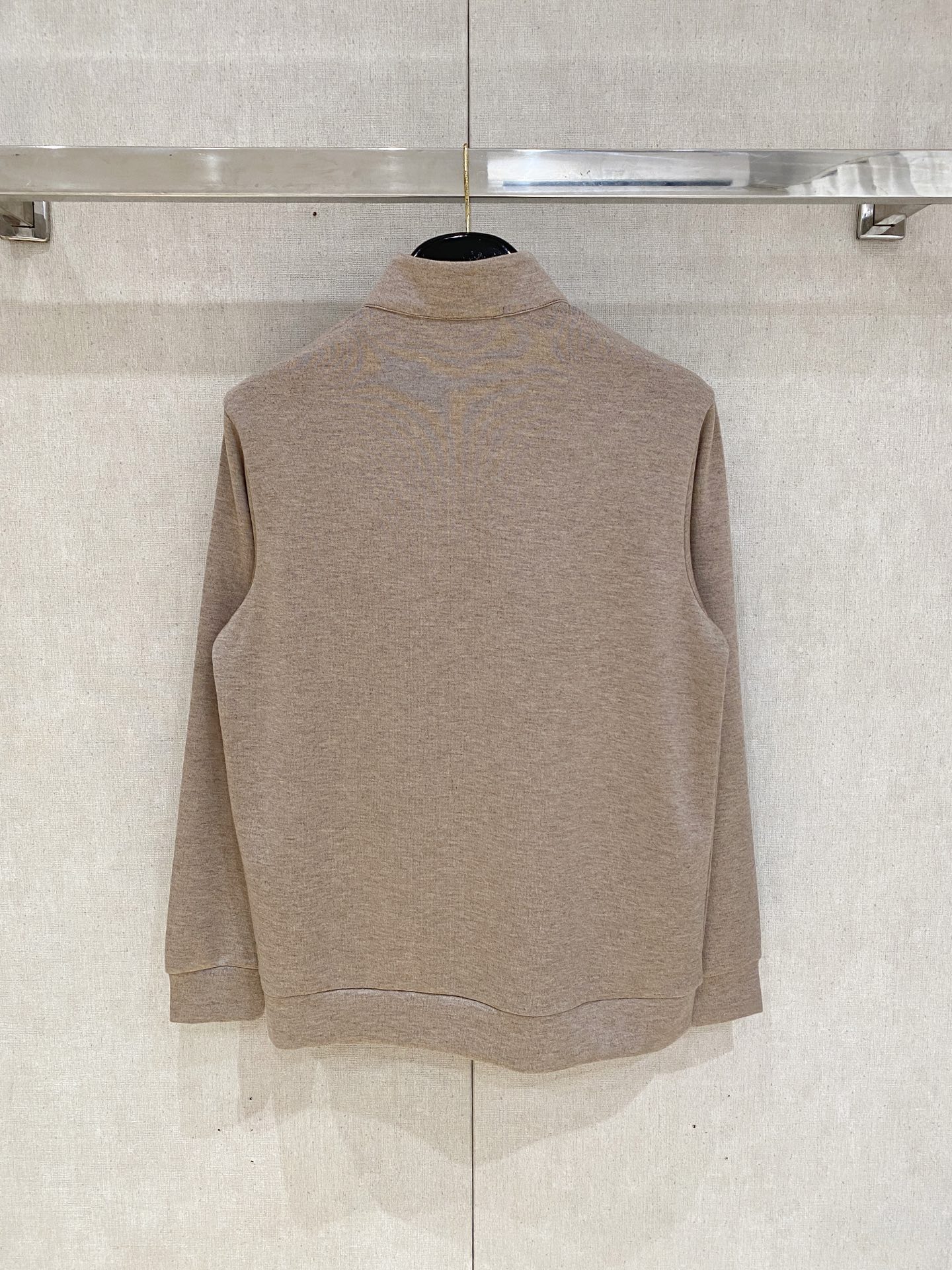 P756 Hermas 2025 new winter long sleeves Black, light khaki, date red. Number: M-3XL - 图片 9