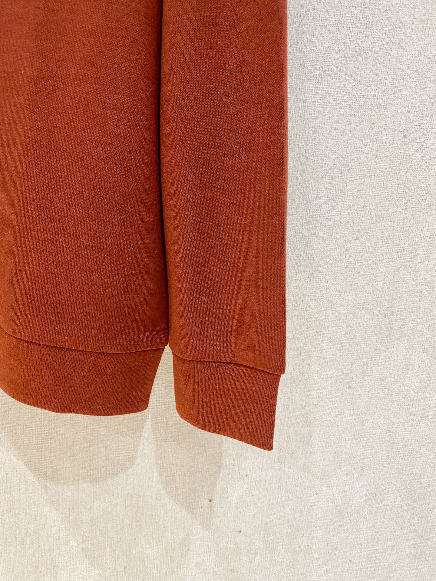P756 Hermas 2025 new winter long sleeves Black, light khaki, date red. Number: M-3XL - 图片 7