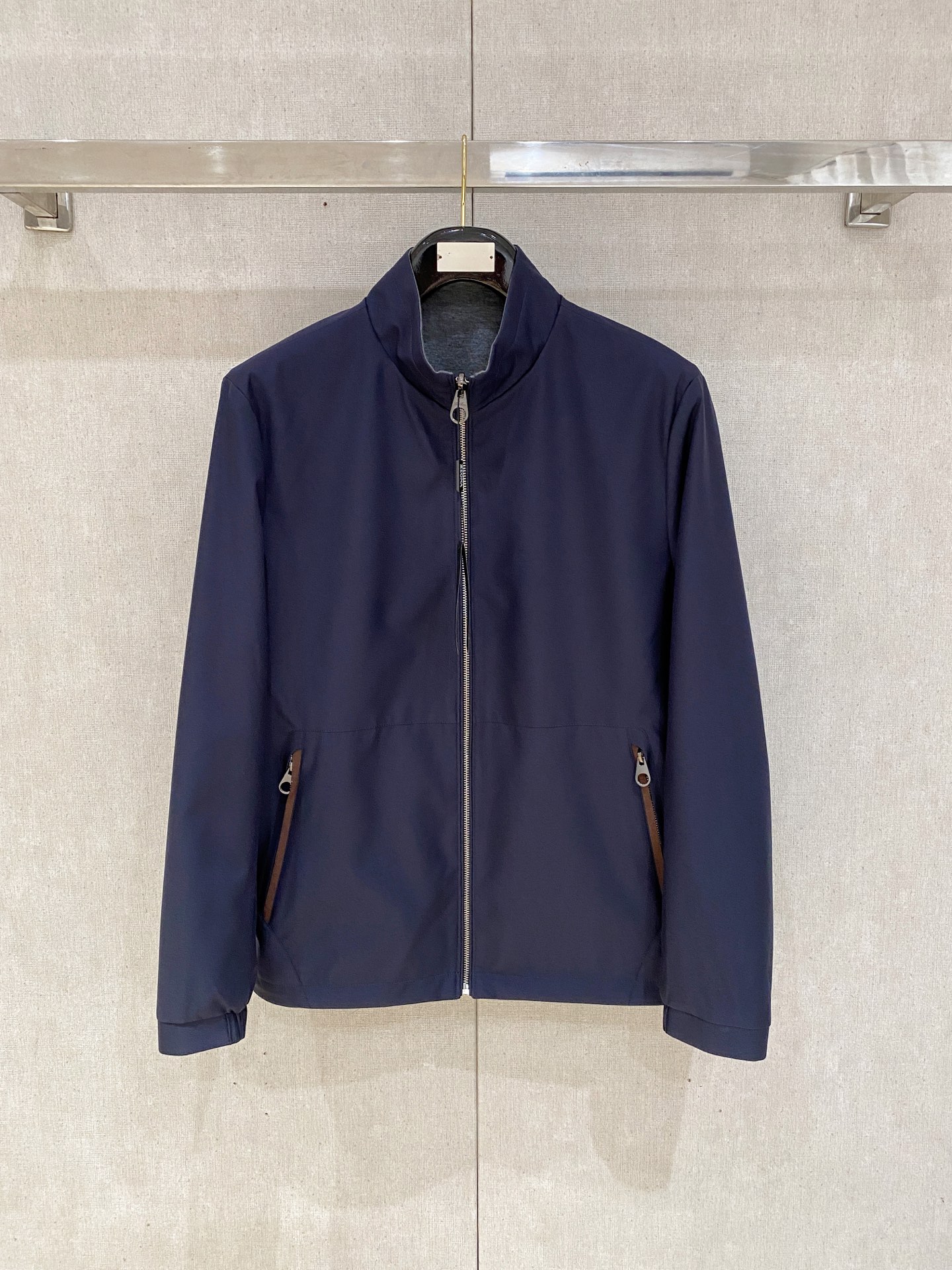 NO:492029,Zegna autumn and winter new original single and double-sided jacket, classic hot version, simple and fashionable and versatile, soft and delicate, comfortable upper body, customer-supplied original imported engraving hardware accessories, made in OEM, code number M-4XL,, jackets & coats, alexander wang19860909Zegna 秋冬新款原单双面穿外套 经典爆款版本 简洁时尚百搭 手感柔软细腻 上身舒适 客供原版进口刻字五金辅料配件,代工厂精细做 码数M-4XL,,jackets & coats,alexander wang,Men's clothing