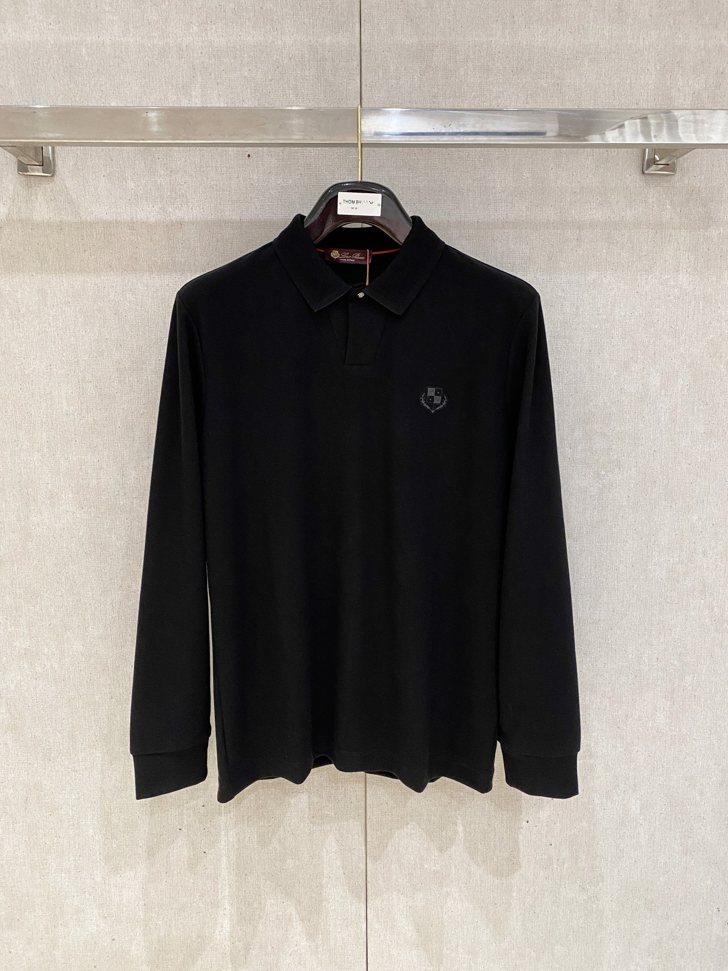 NO:510542,New spring products lp Exclusively available for new original single men's Polo long-sleeved high-end customization High-version Fashion versatile and hot original imported cotton fabric Chest logo pattern design Super soft and delicate touch, skin-friendly and comfortable to wear High-end boutique OEM factory fine-made top body very good Men's essential items Complete three standards Number M-4xl Multi-color, Loro piano, alexander wang19860909开春新品 lp 独家专供新款原单男士Polo长袖高端定制 高版本 时尚百搭爆款原版进口纯棉面料 胸前logo图案设计 手感超柔软细腻 穿着亲肤舒适 高端精品 代工厂精细做上身非常赞 男士必备单品 三标齐全 码数M-4xl 多颜色,,loro piana,alexander wang,Men's clothing