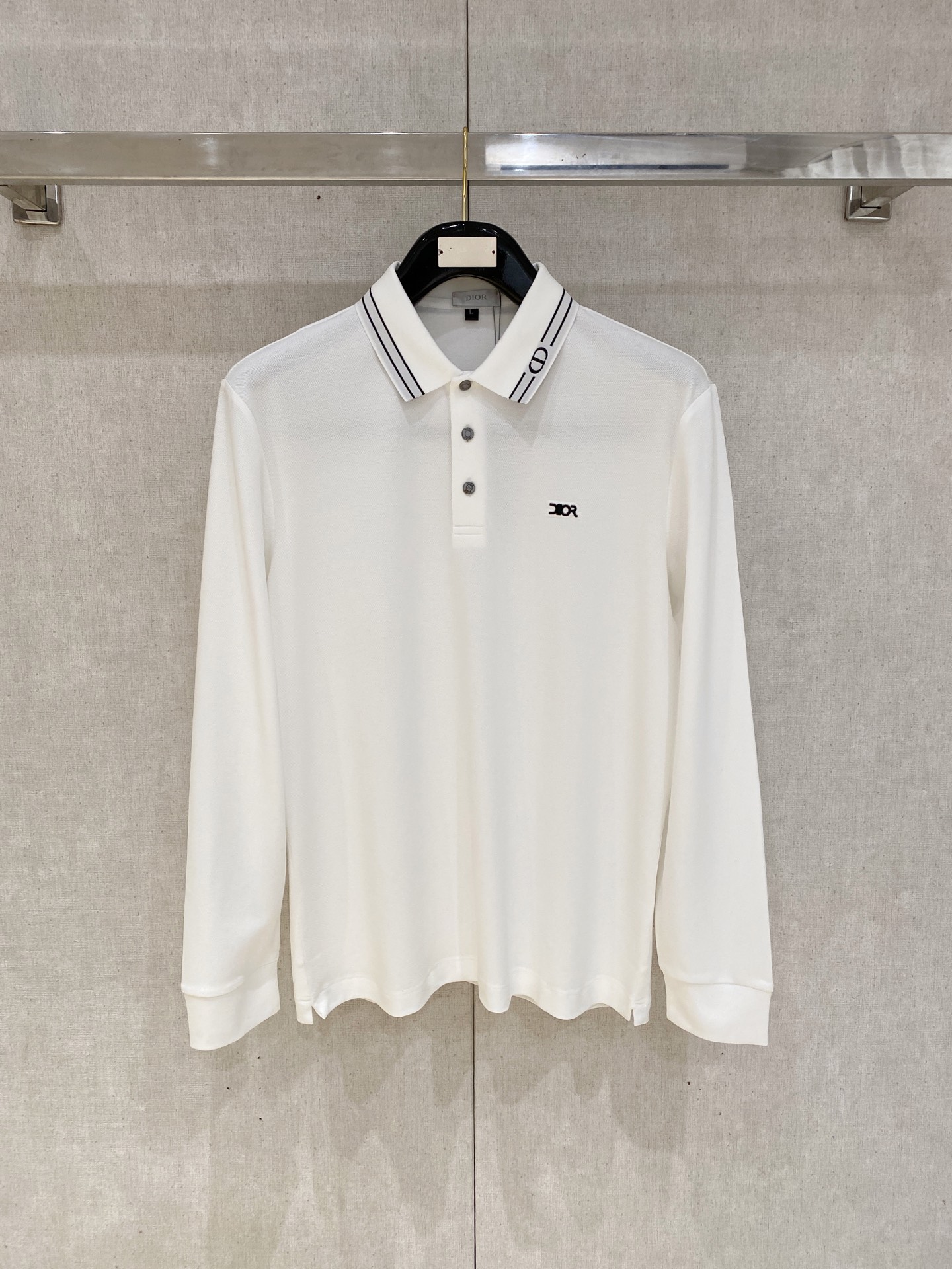 NO:510546,New products for spring Dior exclusively for new original single men's Polo long-sleeved high-end customization High-version Fashionable and versatile original imported cotton fabric Chest logo pattern design Super soft and delicate touch, skin-friendly and comfortable to wear High-end boutique OEM factory fine-made top body very good Men's essential items Complete three standards Number M-4xl Multi-color, Dior, Alexander wang19860909开春新品 迪奥 独家专供新款原单男士Polo长袖高端定制 高版本 时尚百搭爆款原版进口纯棉面料 胸前logo图案设计 手感超柔软细腻 穿着亲肤舒适 高端精品 代工厂精细做上身非常赞 男士必备单品 三标齐全 码数M-4xl 多颜色,,dior,alexander wang,Men's clothing