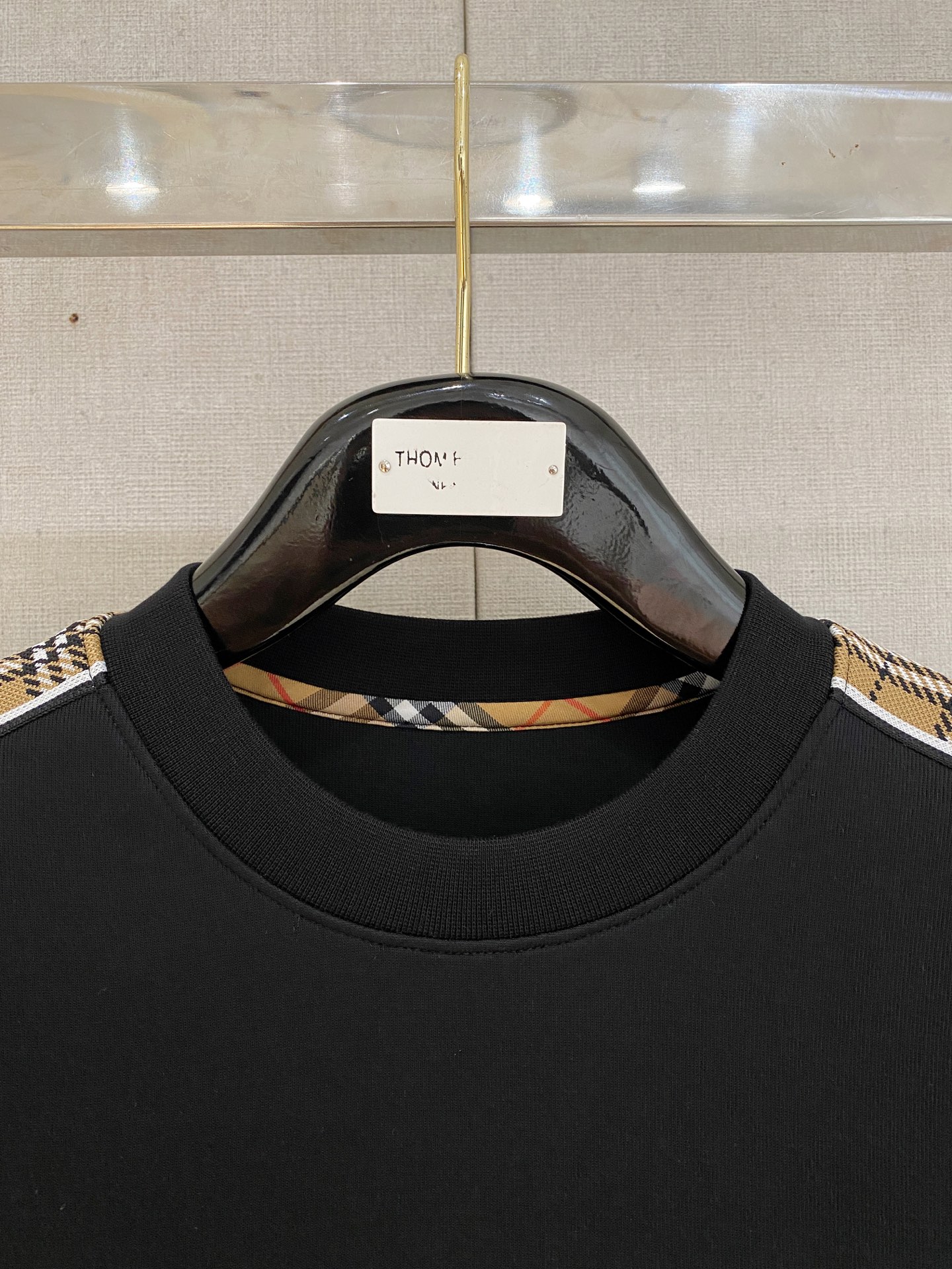 Burberry Geometric Patchwork Sweatshirt: Stylish & Comfortable Fall/Winter Wear 3 i1754664543957 4152 0 1