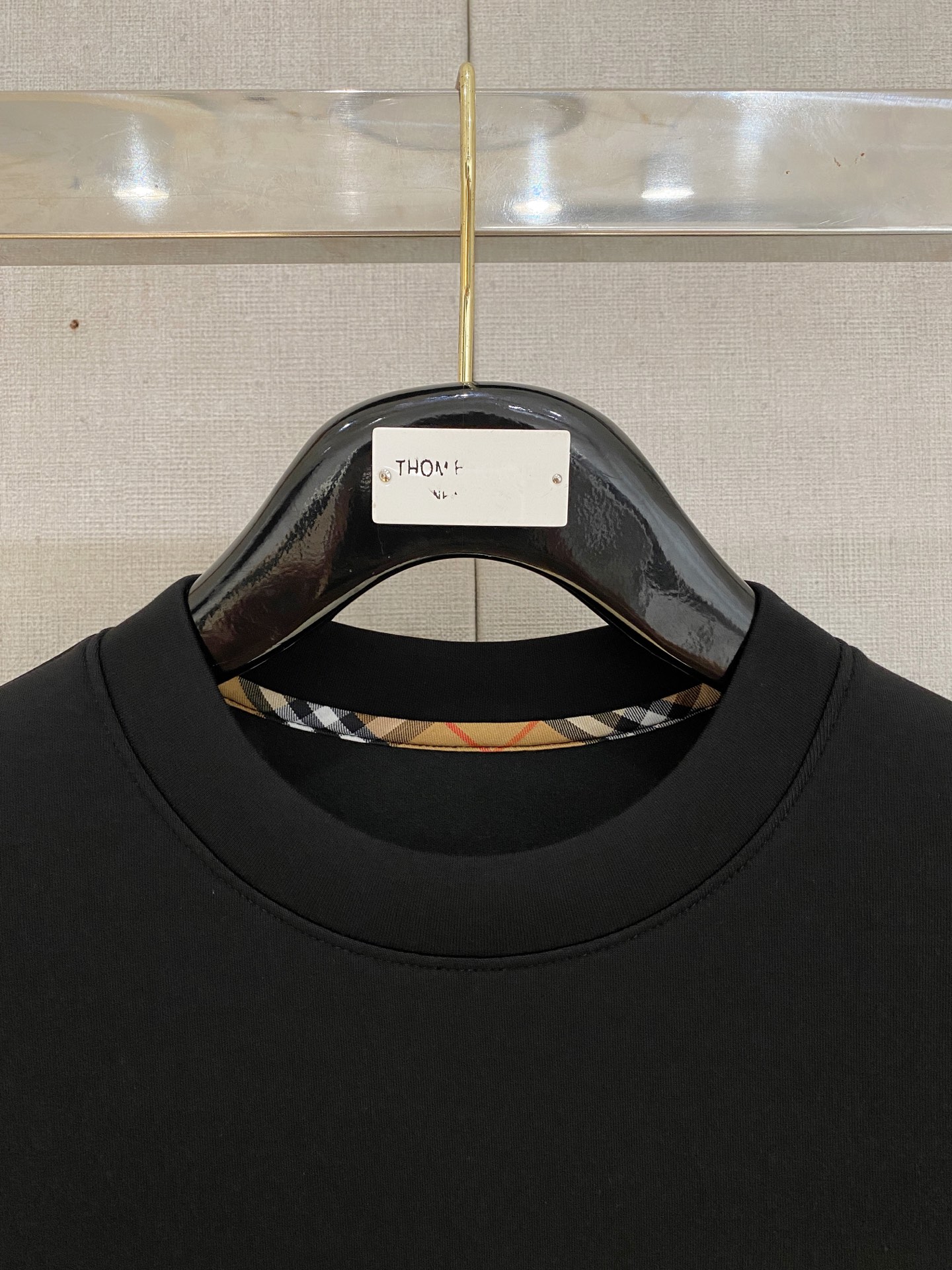 Burberry Geometric Patchwork Sweatshirt: Stylish & Comfortable Fall/Winter Wear 3 i1754664562100 9564 0 1