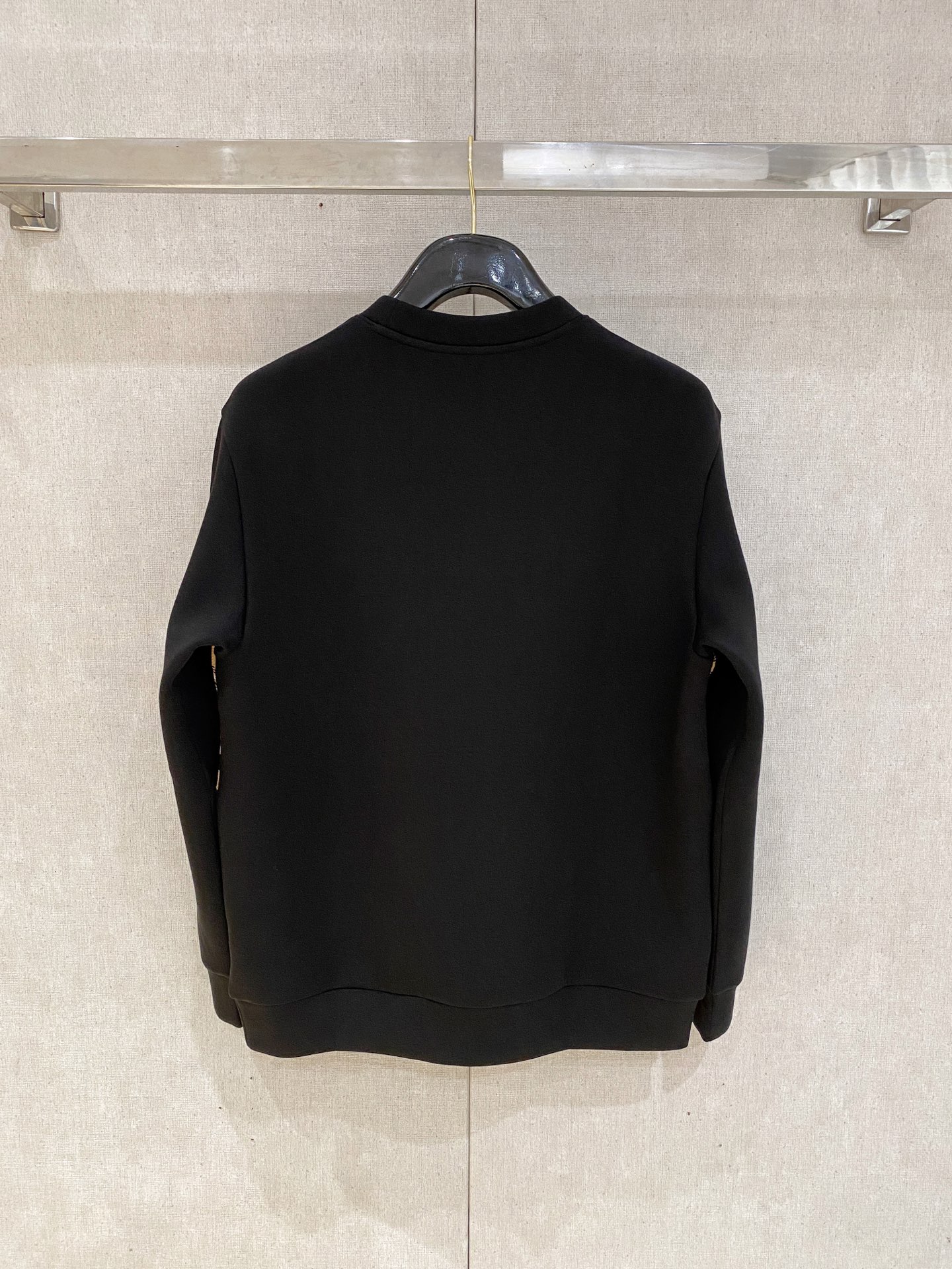 Burberry Geometric Patchwork Sweatshirt: Stylish & Comfortable Fall/Winter Wear 10 i1754664563469 3218 0 8