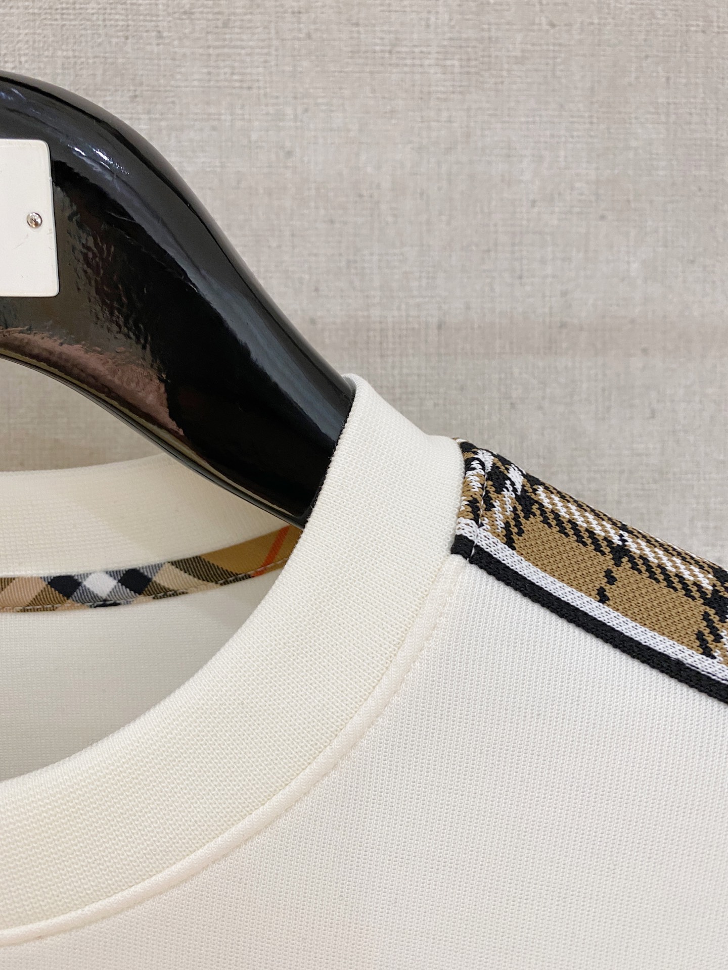 Burberry Geometric Patchwork Sweatshirt: Modern Style & Comfort 6 i1754664609060 4797 0 4