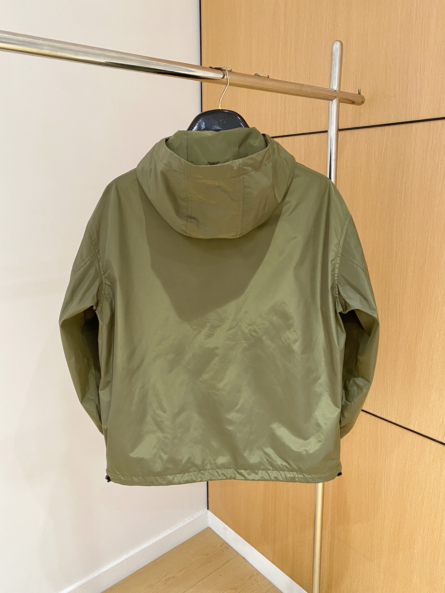 High-End Custom-Made Man’s Jacket by Pablos: 2025 Fashion Design with Brand Elements - 图片 9