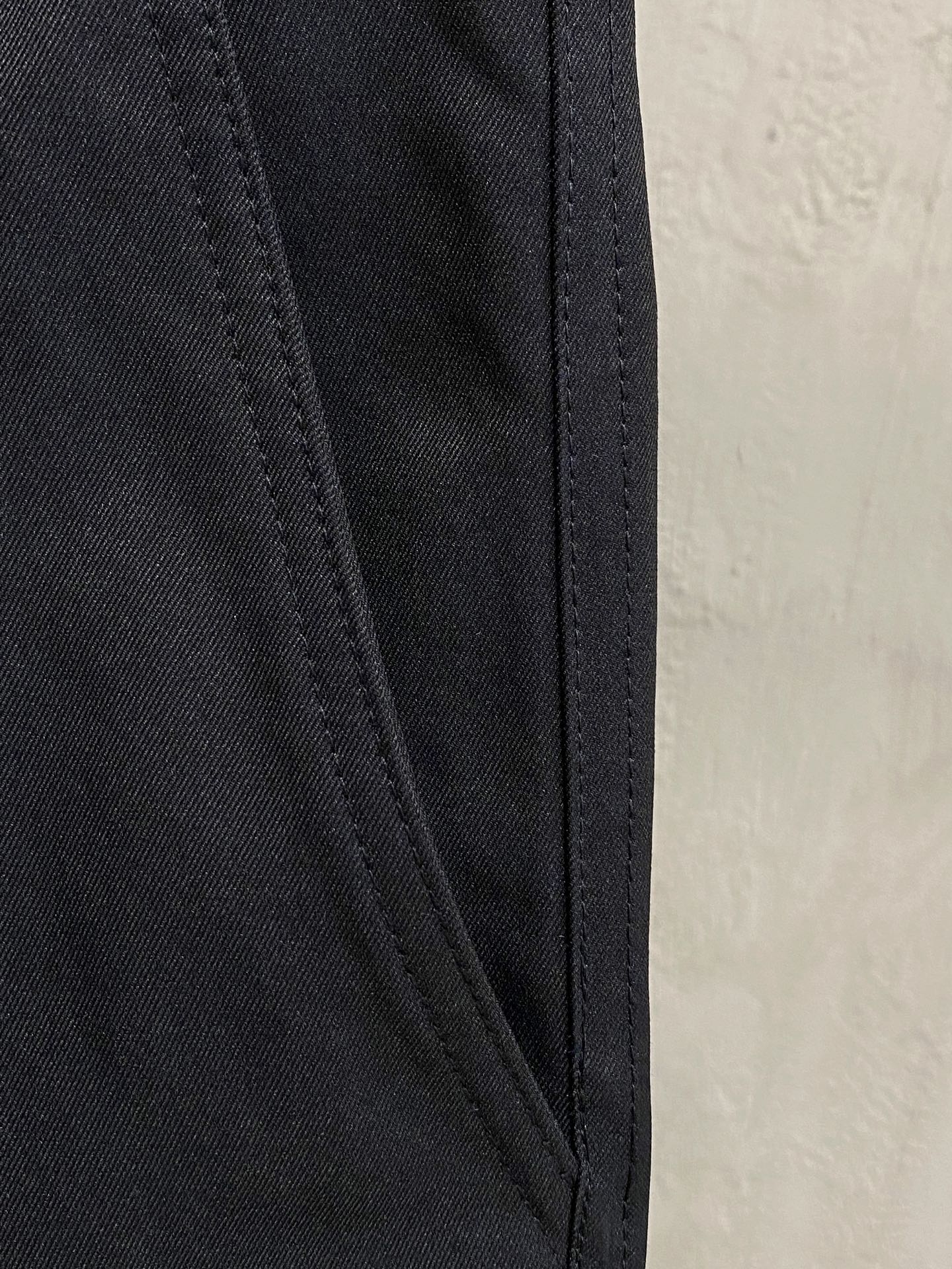 P家25秋冬 男士精品休闲裤.意大利🇮🇹进口面料，最新款上身版型无敌正!绝对可以闭眼收的一款此款裤子非常