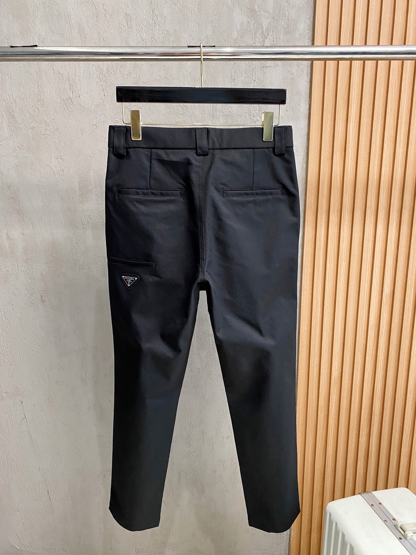 P家25秋冬 男士精品休闲裤.意大利🇮🇹进口面料，最新款上身版型无敌正!绝对可以闭眼收的一款此款裤子非常