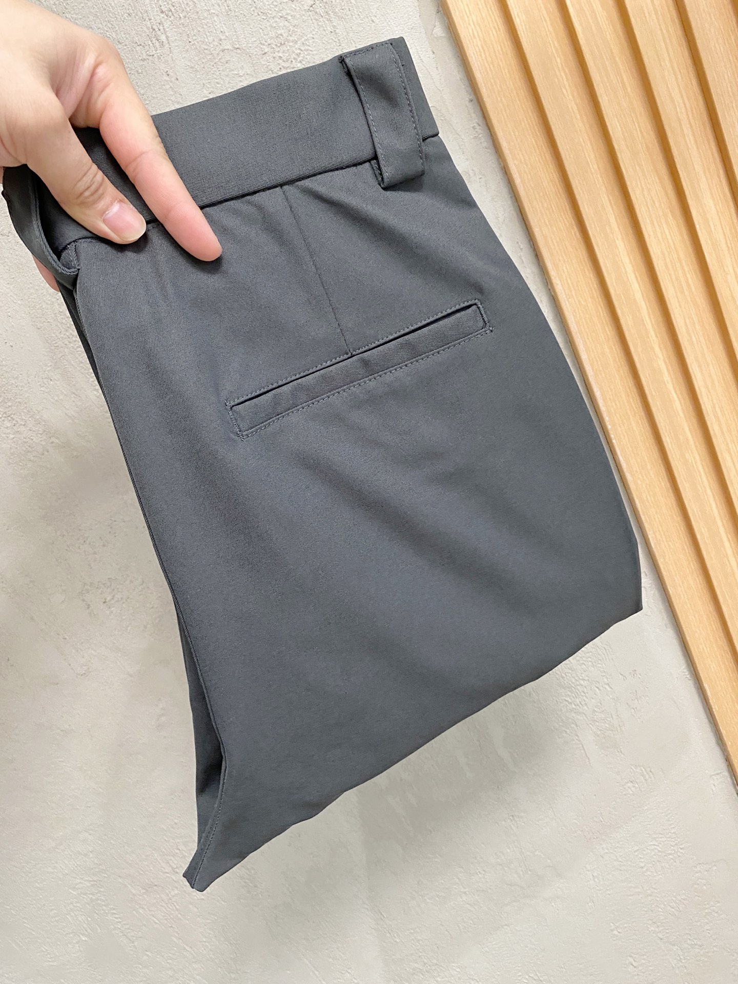 P家25秋冬 男士精品休闲裤.意大利🇮🇹进口面料，最新款上身版型无敌正!绝对可以闭眼收的一款此款裤子非常