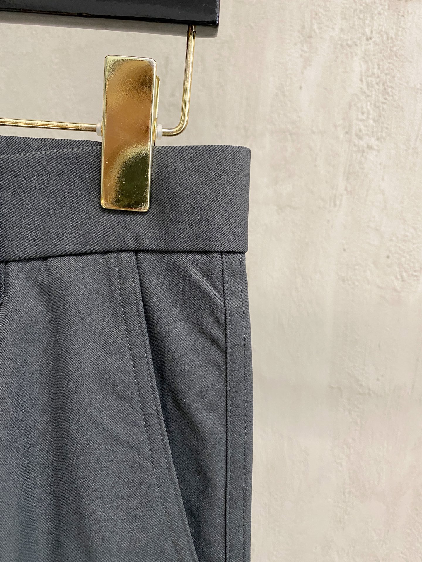 P家25秋冬 男士精品休闲裤.意大利🇮🇹进口面料，最新款上身版型无敌正!绝对可以闭眼收的一款此款裤子非常