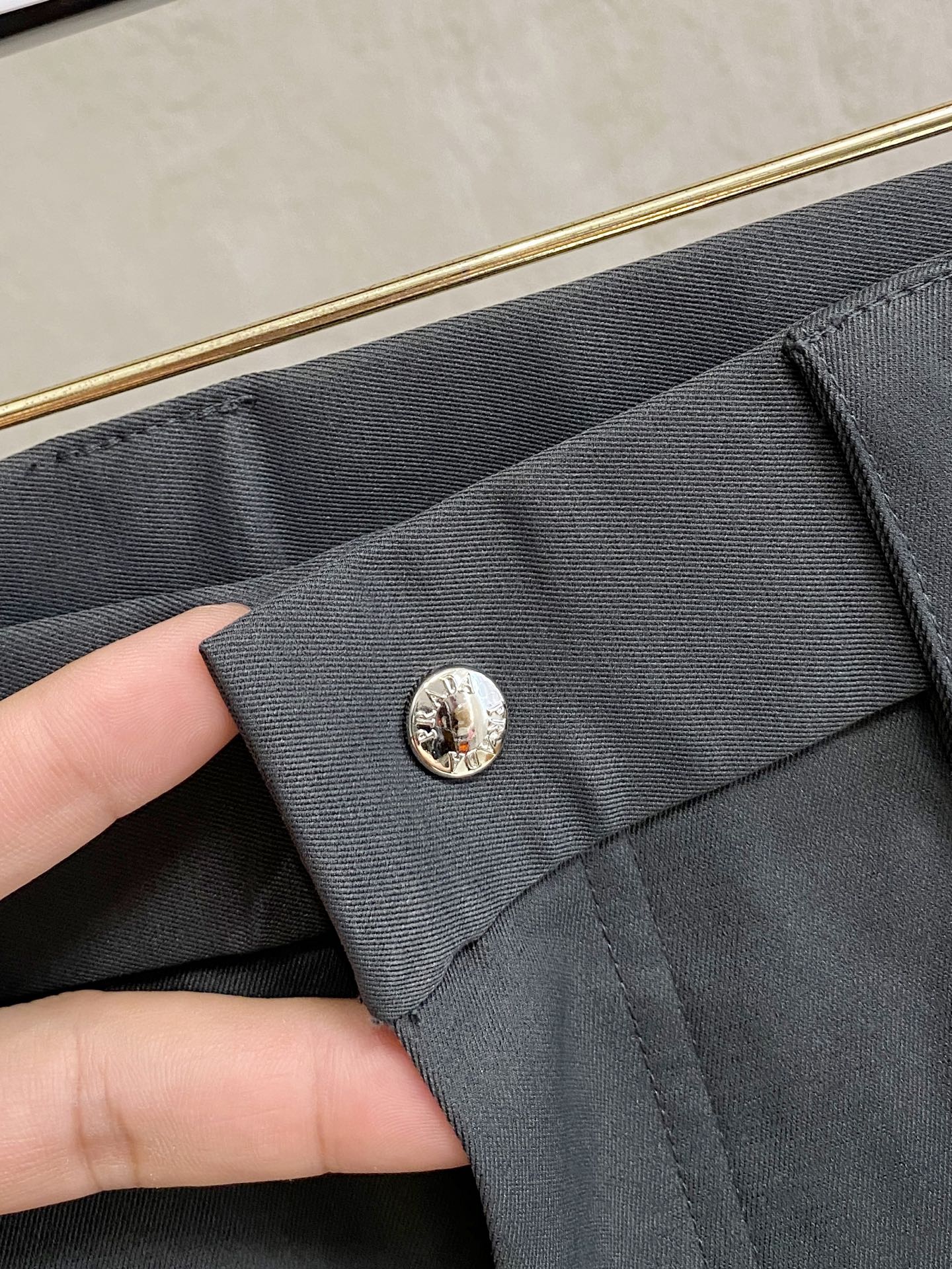 P家25秋冬 男士精品休闲裤.意大利🇮🇹进口面料，最新款上身版型无敌正!绝对可以闭眼收的一款此款裤子非常