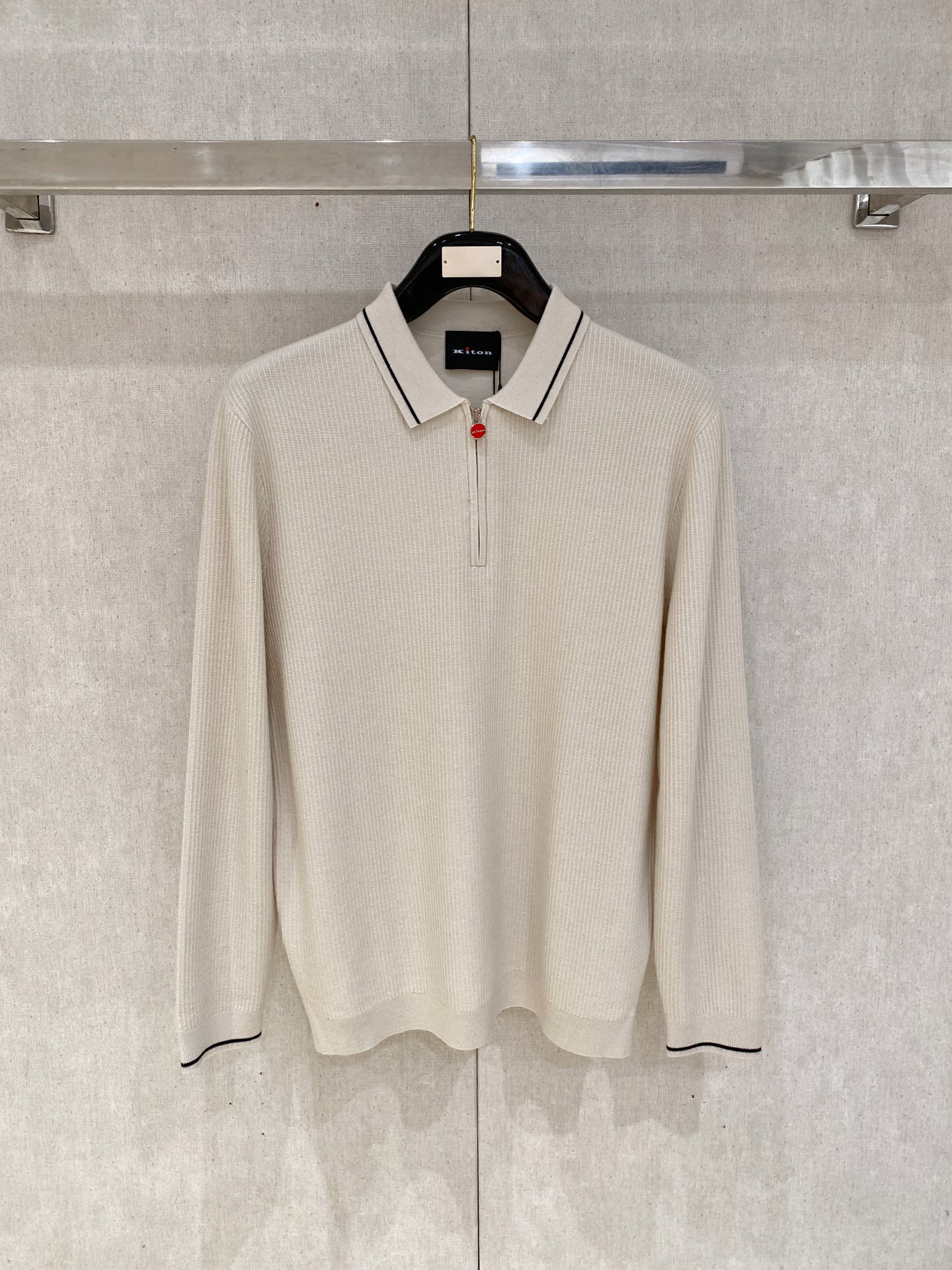 NO:648582,Top quality>On sale simultaneously on the official website of the counter! The accessories are all original and custom-made, genuine orders from trading companies. Advanced custom-made imported fabrics, extracted from natural plant fibers, are lighter and thinner than ordinary cotton fabrics, soft to the touch and comfortable to wear. It is not easy to irritate the skin at all. The fabric has good hygroscopicity and breathability. Size: 48-56, alexander wang19860909顶级品质>专柜官网同步发售！辅料全部原版定制出品,贸易公司真品订单.高级定制进口面料,以天然植物纖維提炼出来,比一般棉织物轻薄 手感柔软,穿着舒适 完全不易有刺激皮肤 面料吸湿性、透气性良好 尺码: 48-56,,alexander wang,Men's clothing