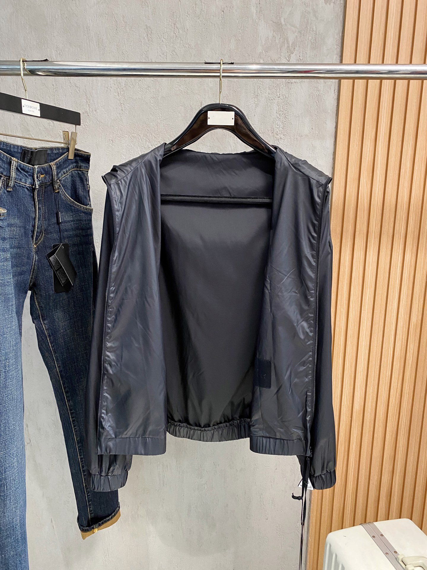 新一季Moncl 蒙口 春夏新品 Algobia男士连帽夹克风衣外套 原版购入七千九 ，Algobid夹