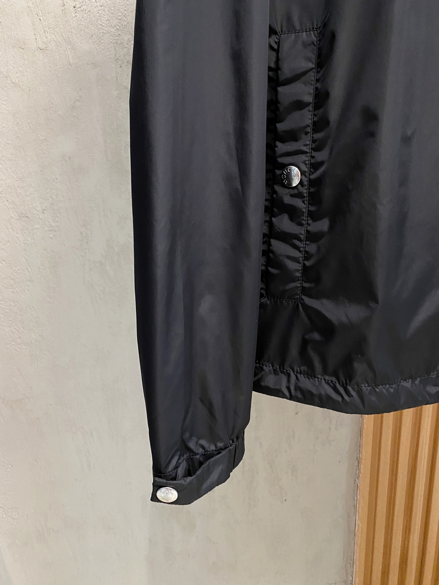 新一季Moncl 蒙口 春夏新品 Algobia男士连帽夹克风衣外套 原版购入七千九 ，Algobid夹