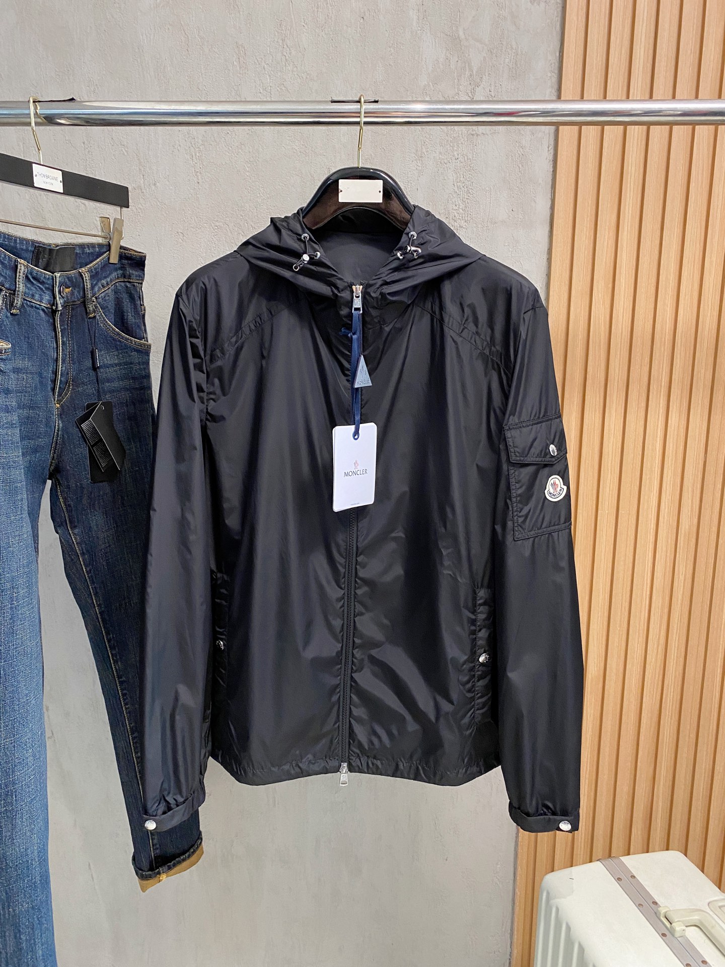 新一季Moncl 蒙口 春夏新品 Algobia男士连帽夹克风衣外套 原版购入七千九 ，Algobid夹