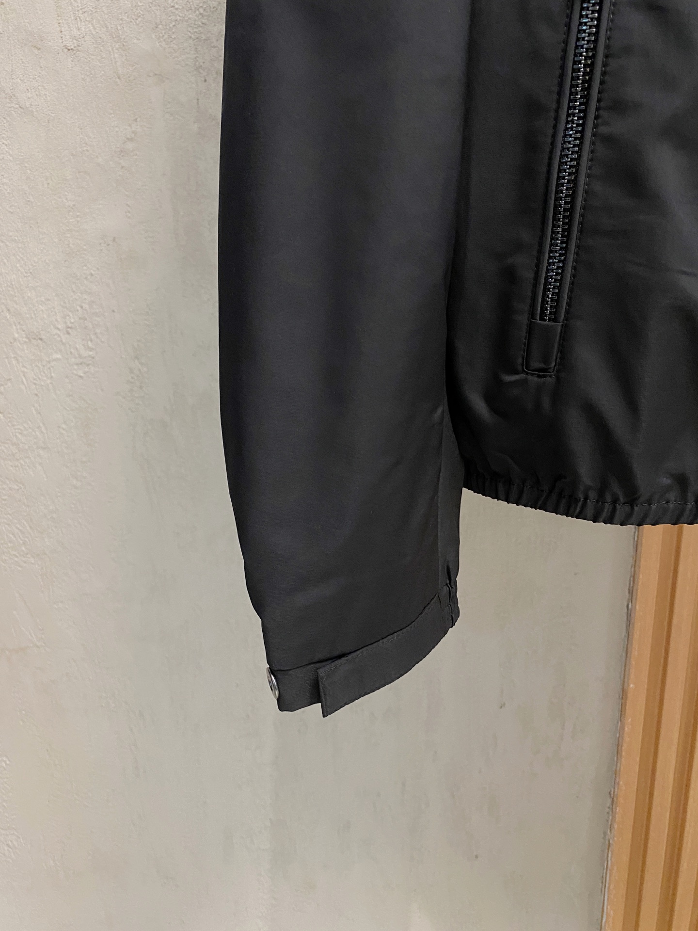 老客都知道男装的东西我们有都好，闭眼入的款，数量极极有限。 之前还有不少老客户问 这个款从版型 面料 上