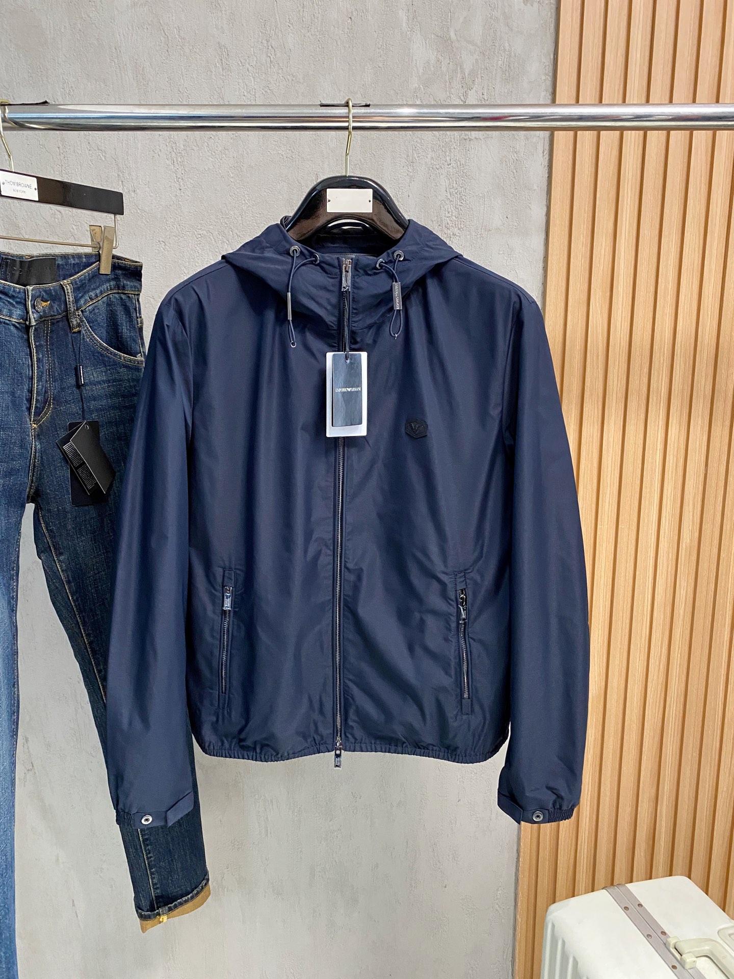 老客都知道男装的东西我们有都好，闭眼入的款，数量极极有限。 之前还有不少老客户问 这个款从版型 面料 上