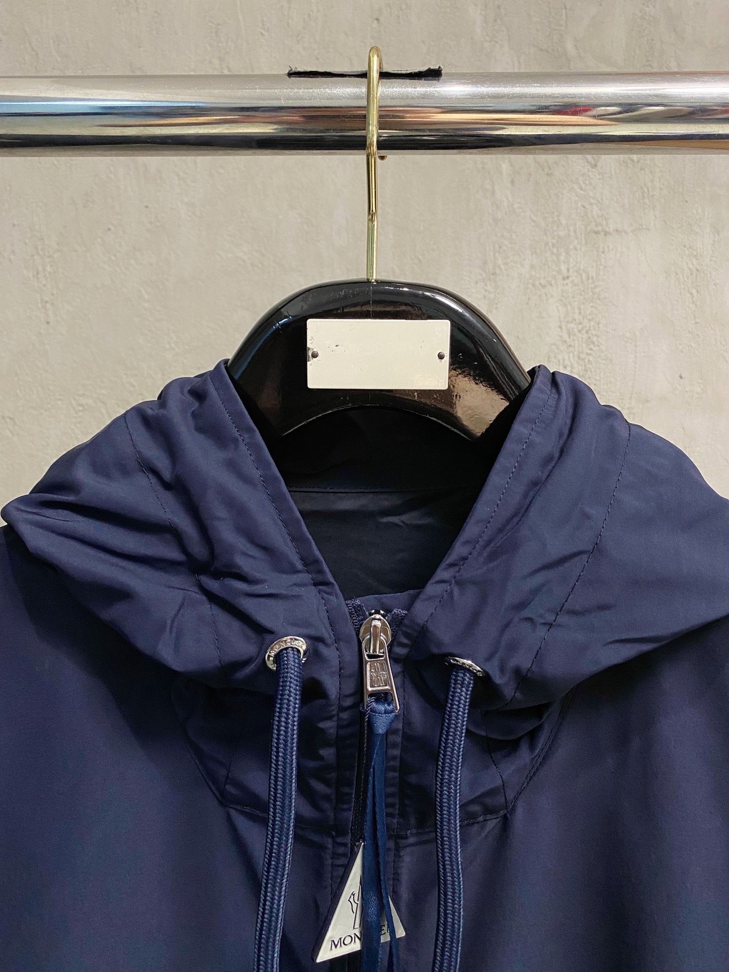 Moncl 春季新款 陆续上新 不用犹豫品质 、 穿正的闭眼入 Moncler/蒙口 男士系列 织带字母