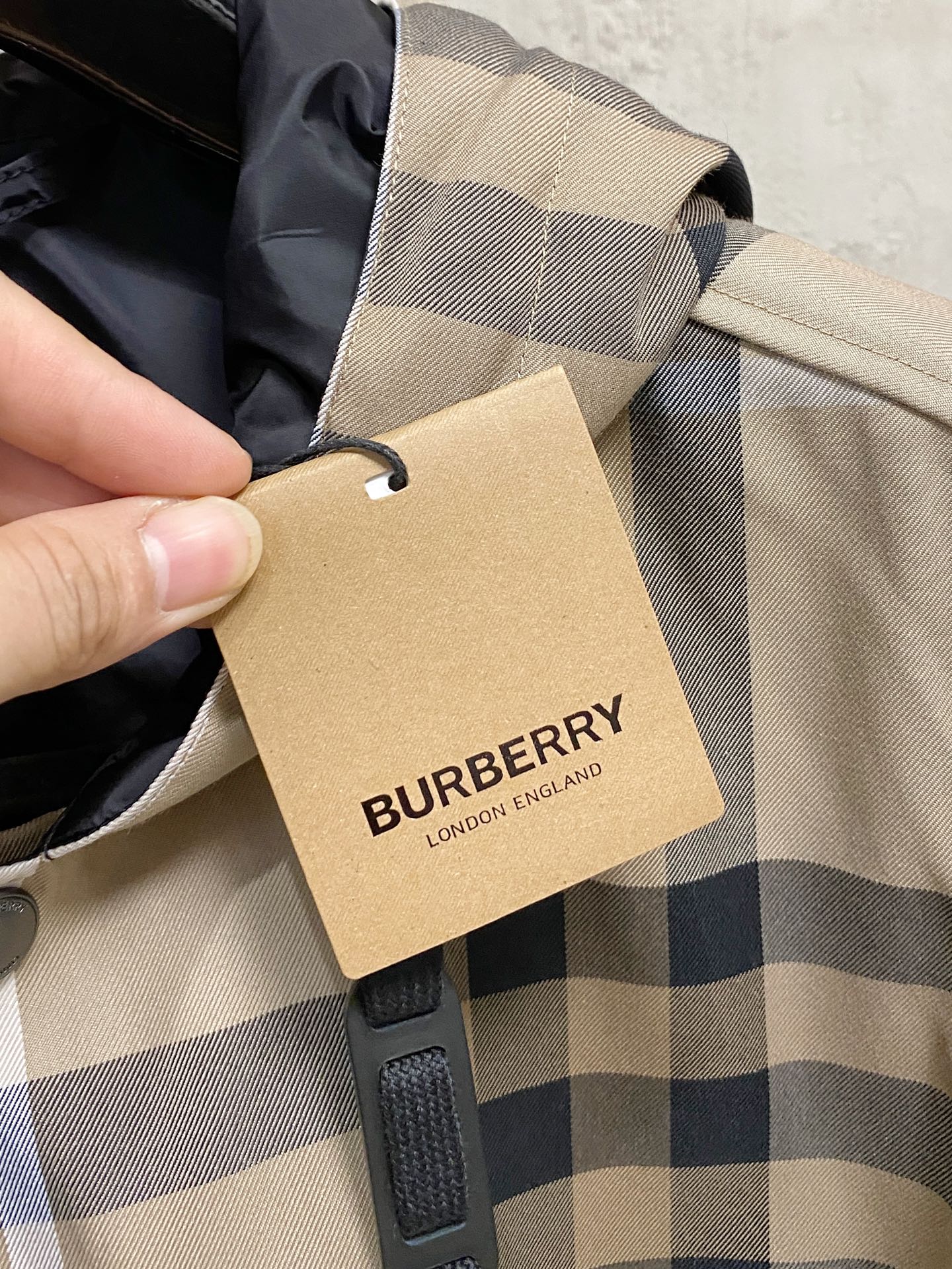 bu细节精致到你每一个不会注意到的地方 ，第一批正品大货首发，看中即定，辅料可以随便参考咱们的详细图片，