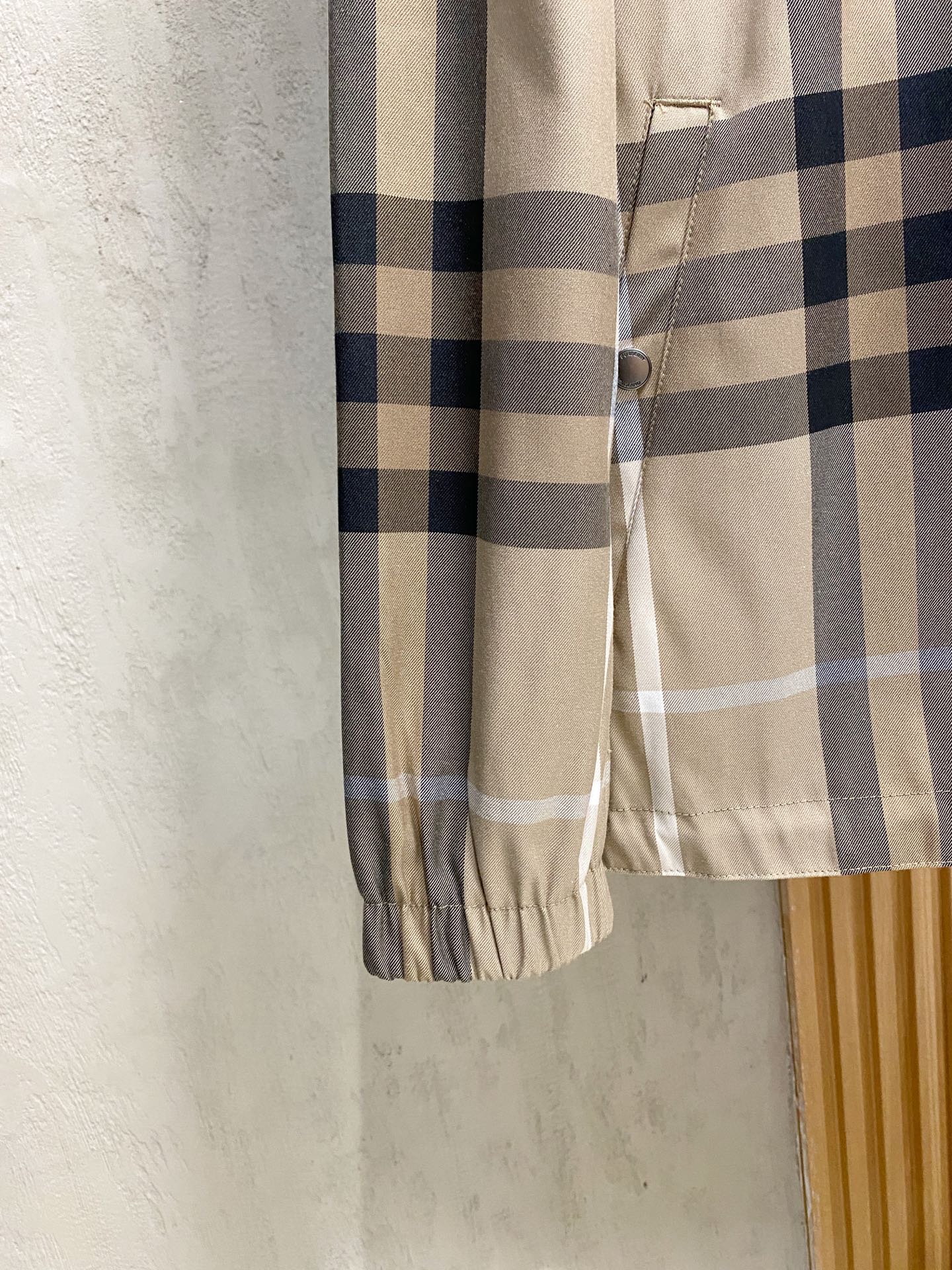 bu细节精致到你每一个不会注意到的地方 ，第一批正品大货首发，看中即定，辅料可以随便参考咱们的详细图片，