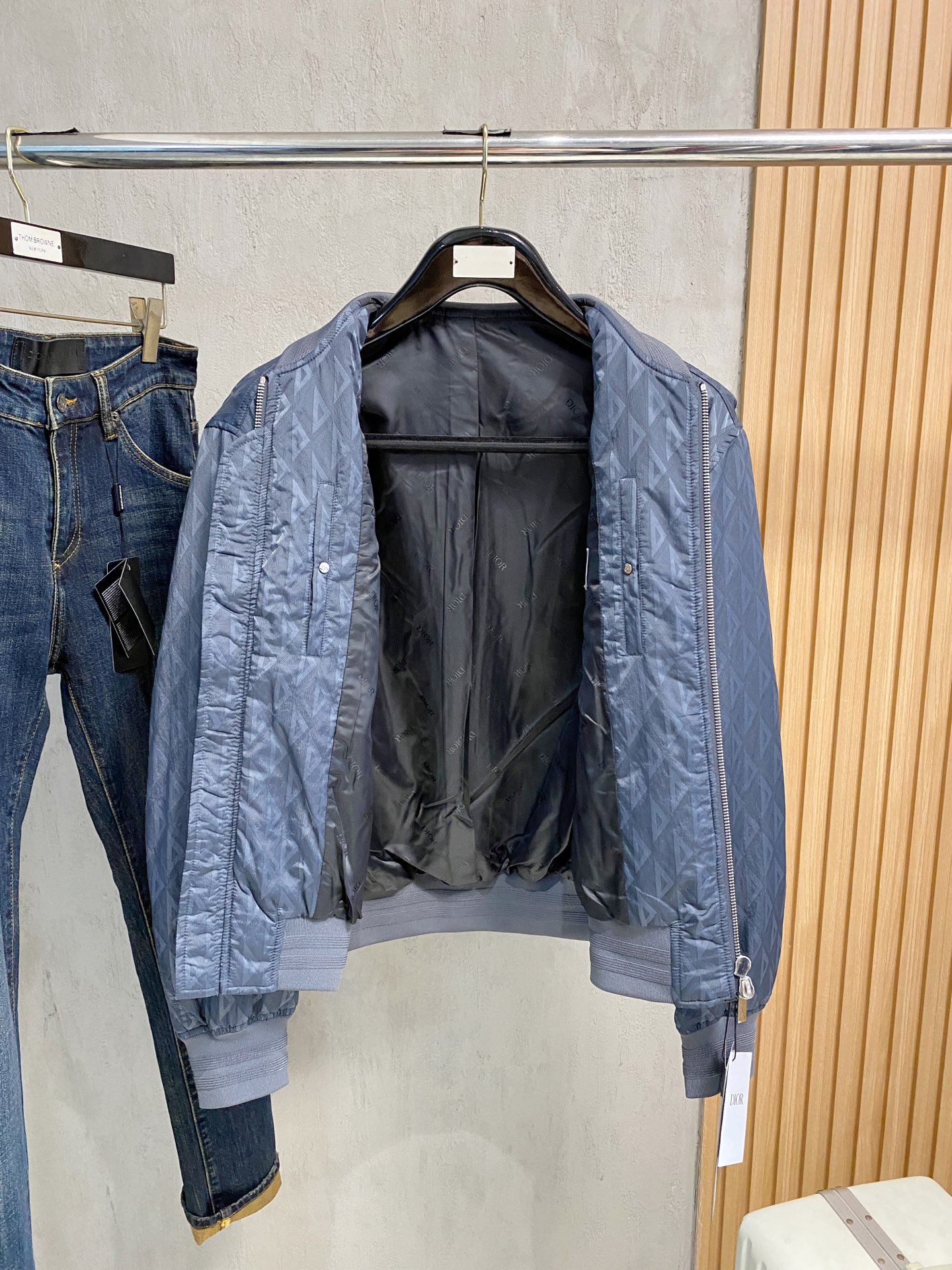 DIOR 迪奥，2025专柜最新款，官网同步在售，售价23000，色织提花CD款夹克飞行服，贸易公司订单