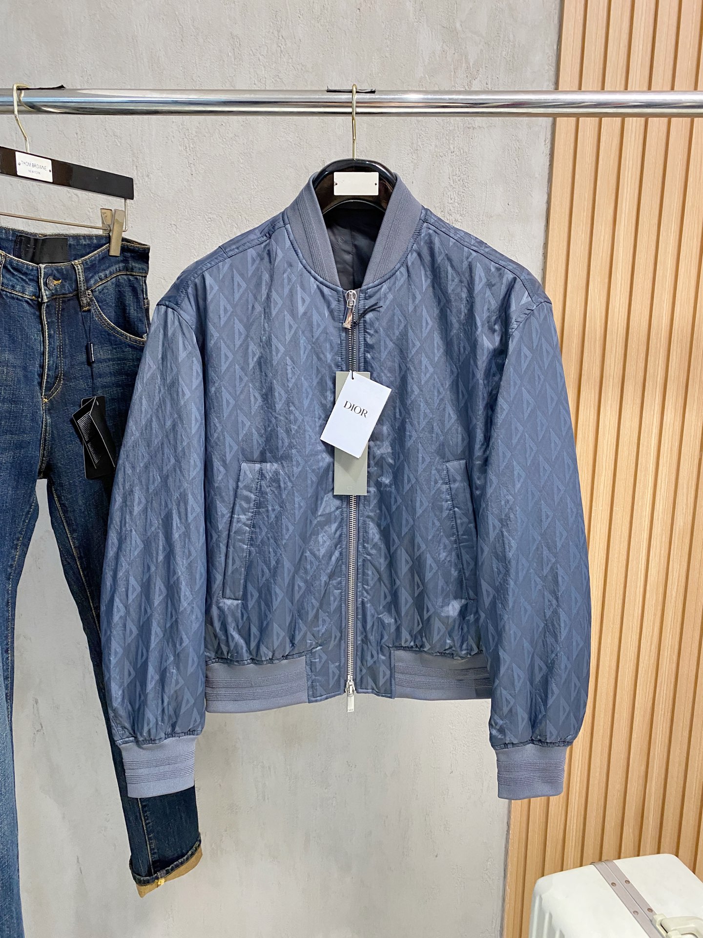 DIOR 迪奥，2025专柜最新款，官网同步在售，售价23000，色织提花CD款夹克飞行服，贸易公司订单