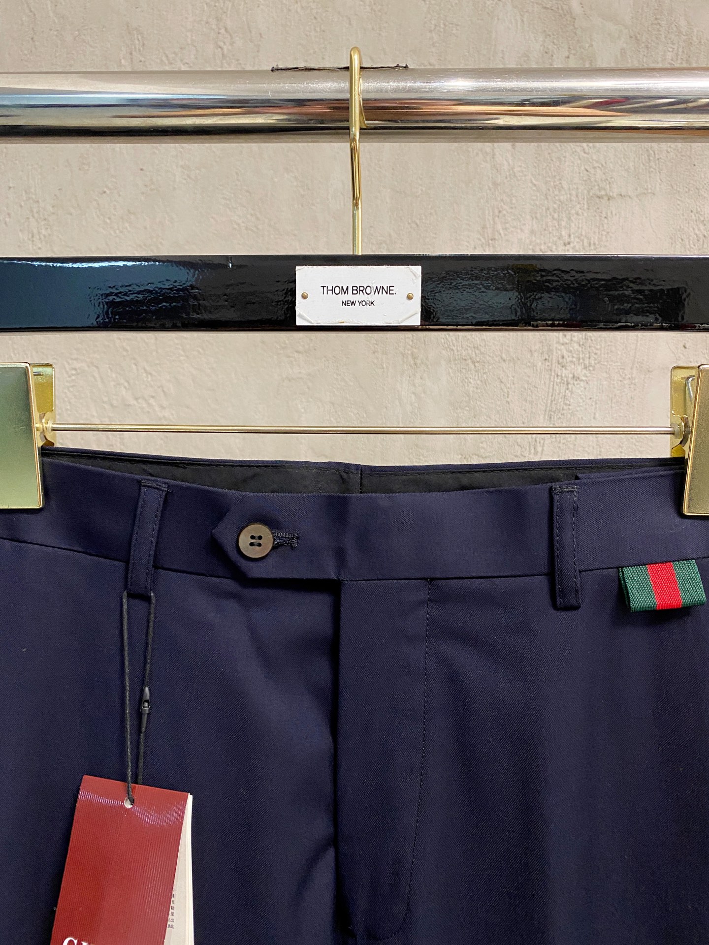 /套。【专柜同步新品】 2025年春秋男士 黑色 时尚商务休闲轻便西装/单西外套.整体轮廓趋于简约风格，