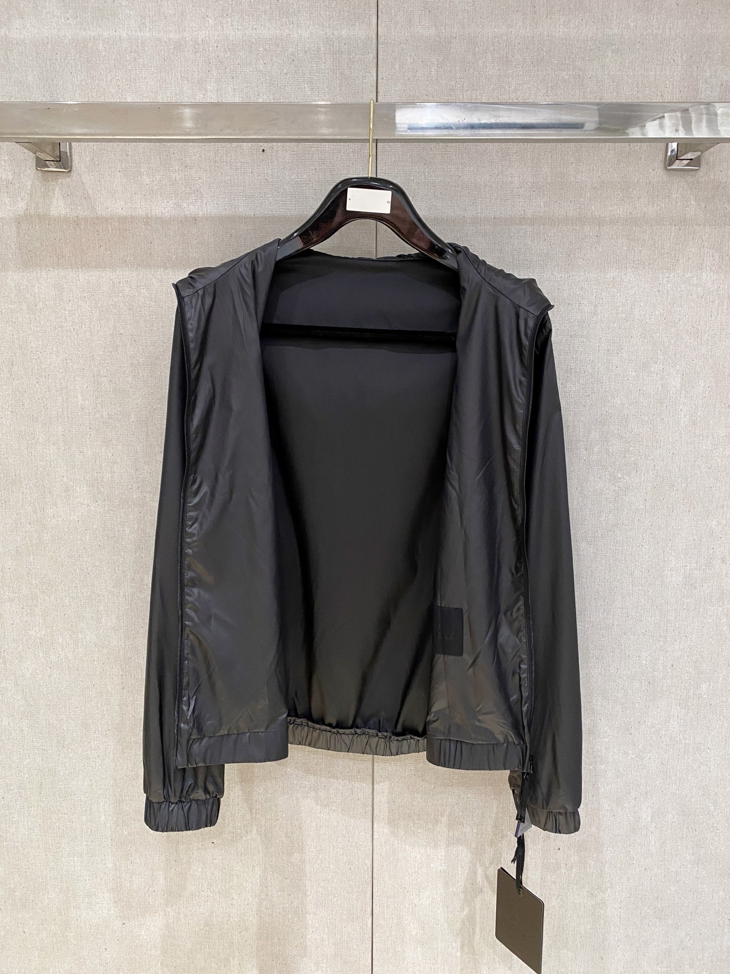 新一季Moncl 蒙口 春夏新品 Algobia男士连帽夹克风衣外套 原版购入七千九 ，Algobid夹