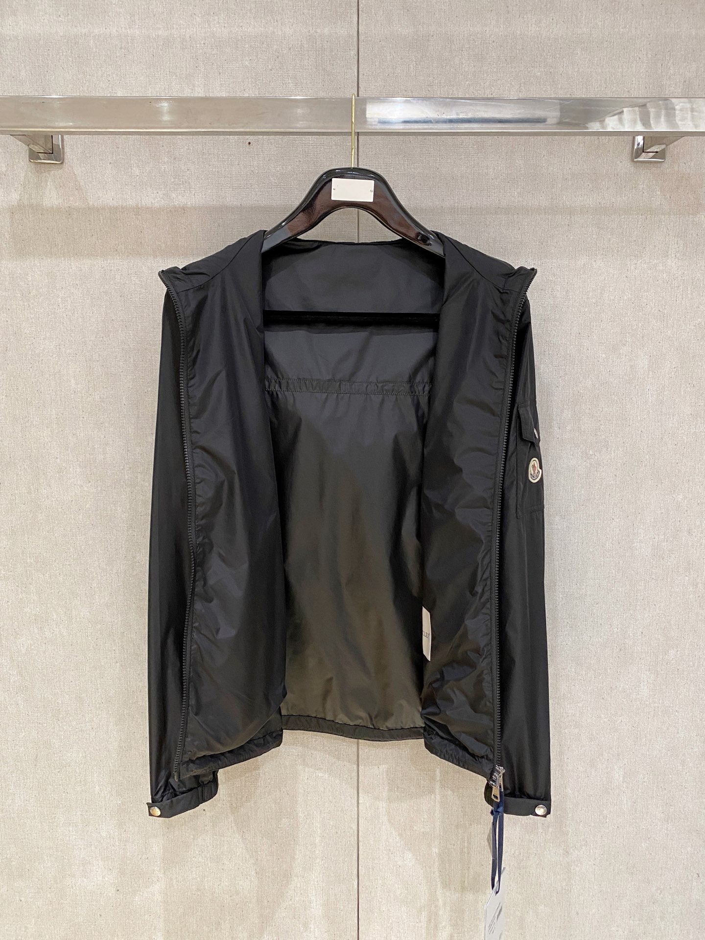 新一季Moncl 蒙口 春夏新品 Algobia男士连帽夹克风衣外套 原版购入七千九 ，Algobid夹