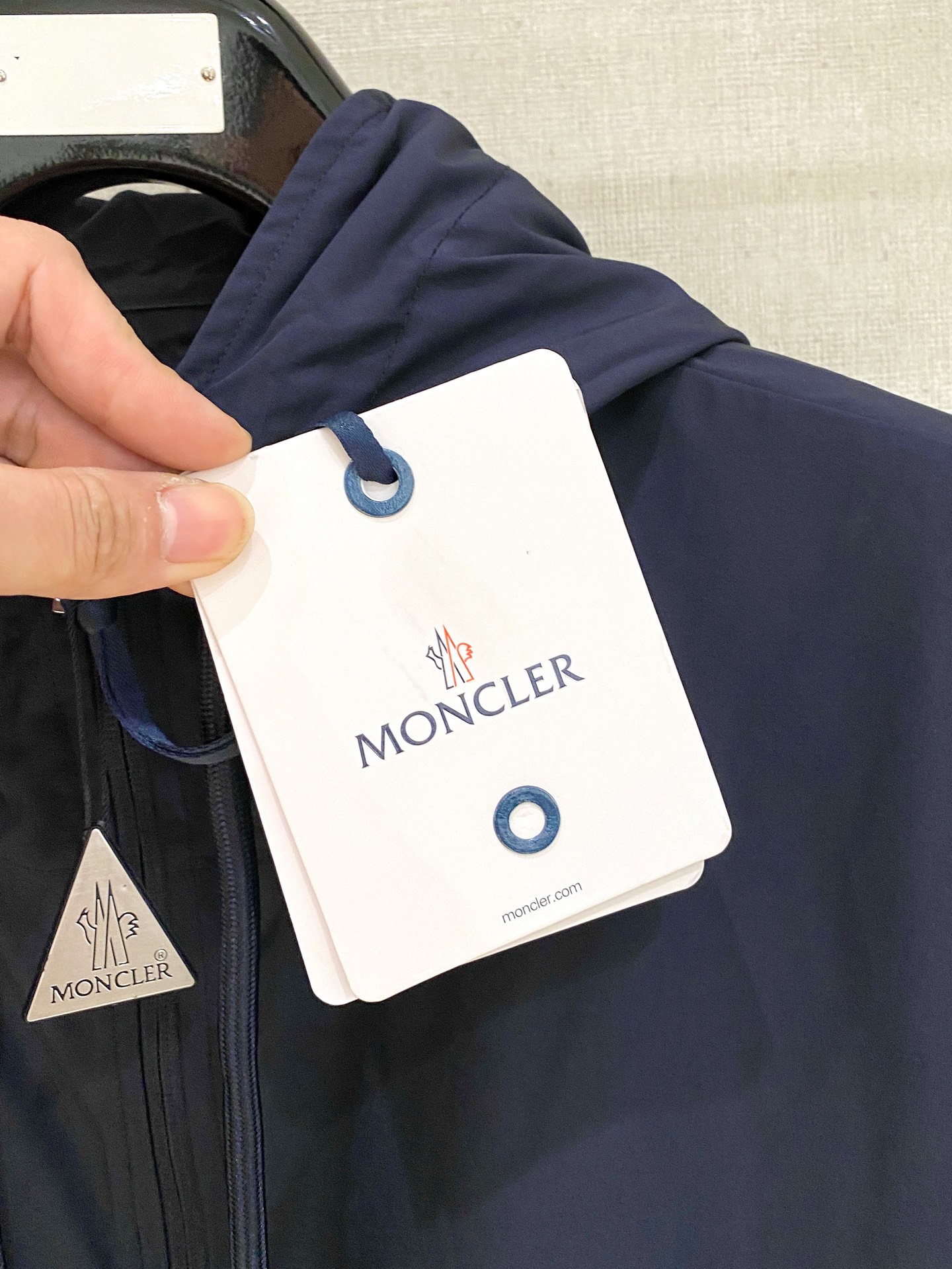 Moncl 春季新款 陆续上新 

不用犹豫品质 、 穿正的闭眼入 
Moncler/蒙口 男士系列 织