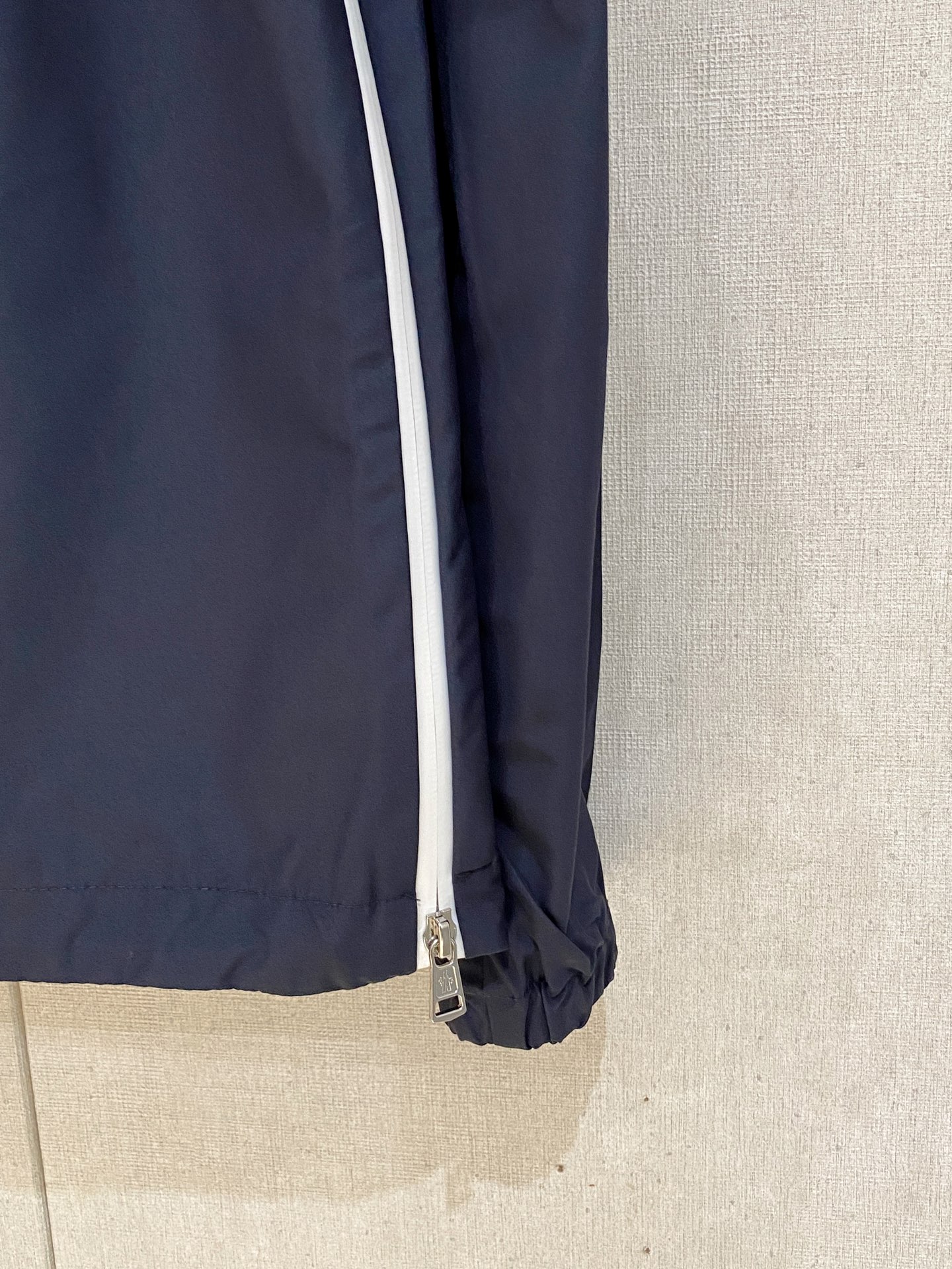 Moncl 春季新款 陆续上新 

不用犹豫品质 、 穿正的闭眼入 
Moncler/蒙口 男士系列 织